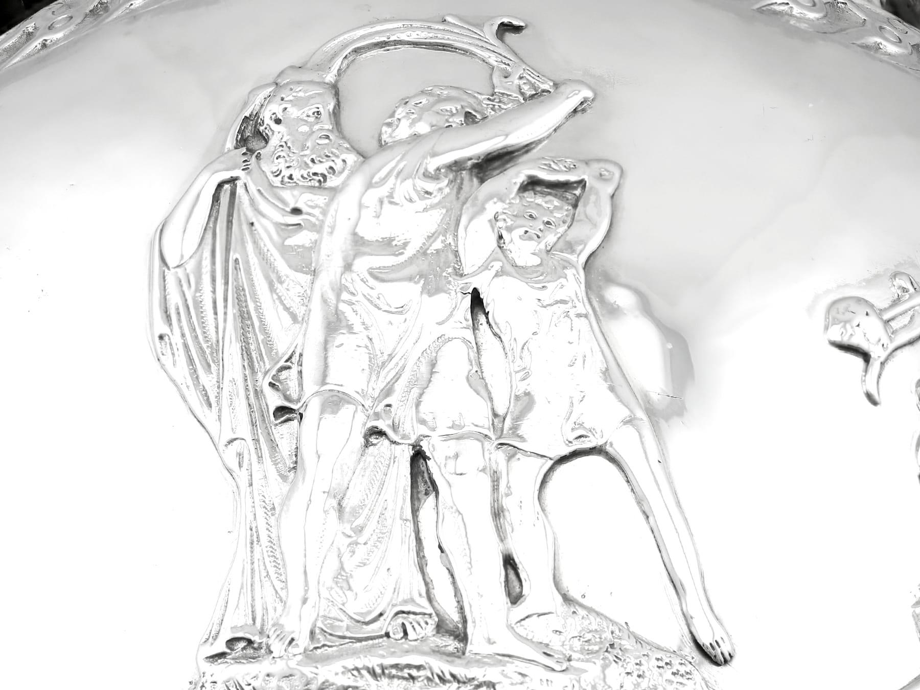 Antico vaso di presentazione / centrotavola vittoriano in argento sterling in vendita 5