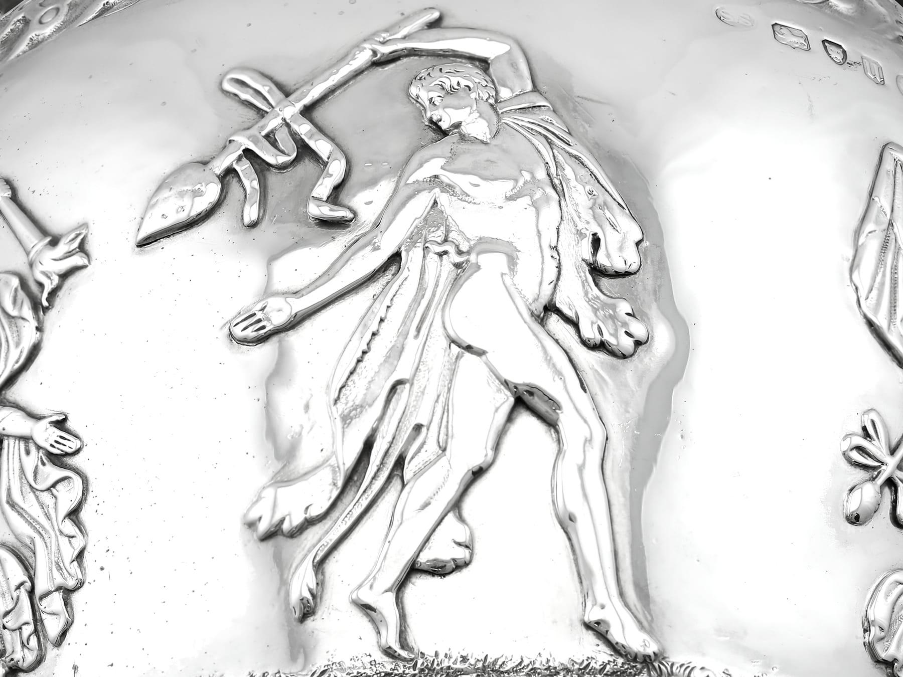 Antico vaso di presentazione / centrotavola vittoriano in argento sterling in vendita 7