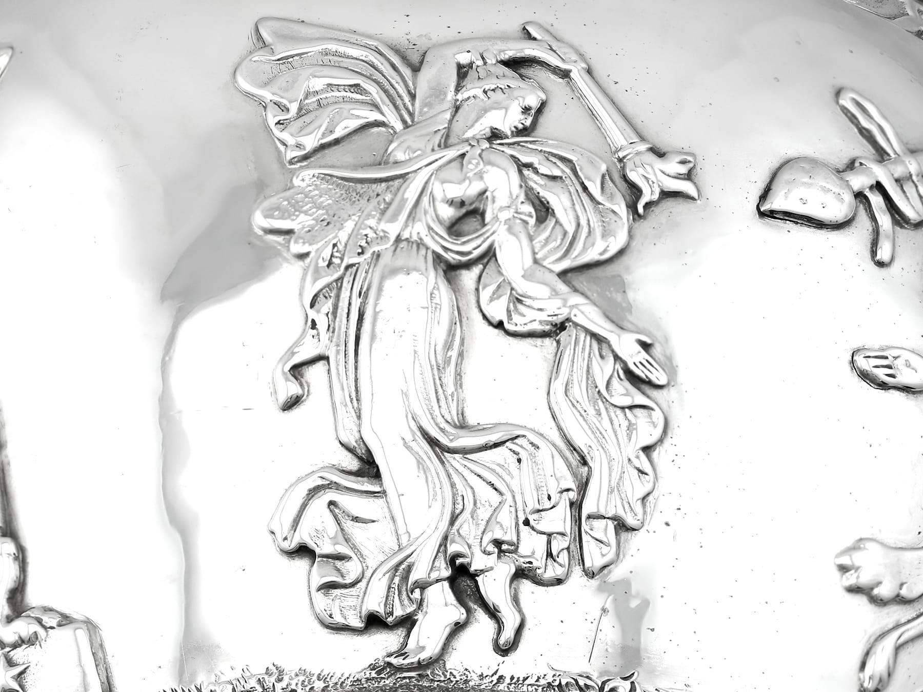 Antico vaso di presentazione / centrotavola vittoriano in argento sterling in vendita 8