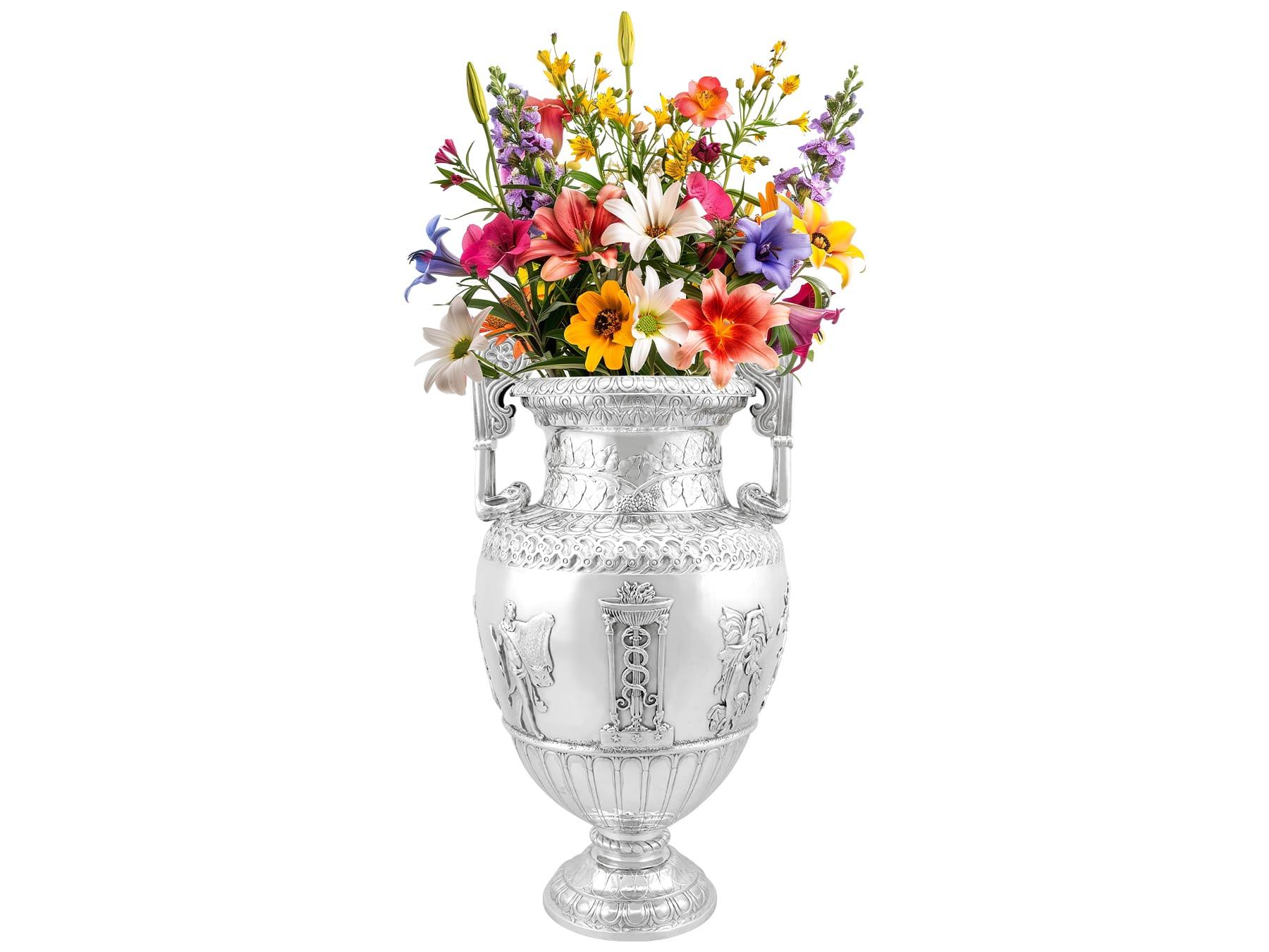 Antico vaso di presentazione / centrotavola vittoriano in argento sterling in vendita 10