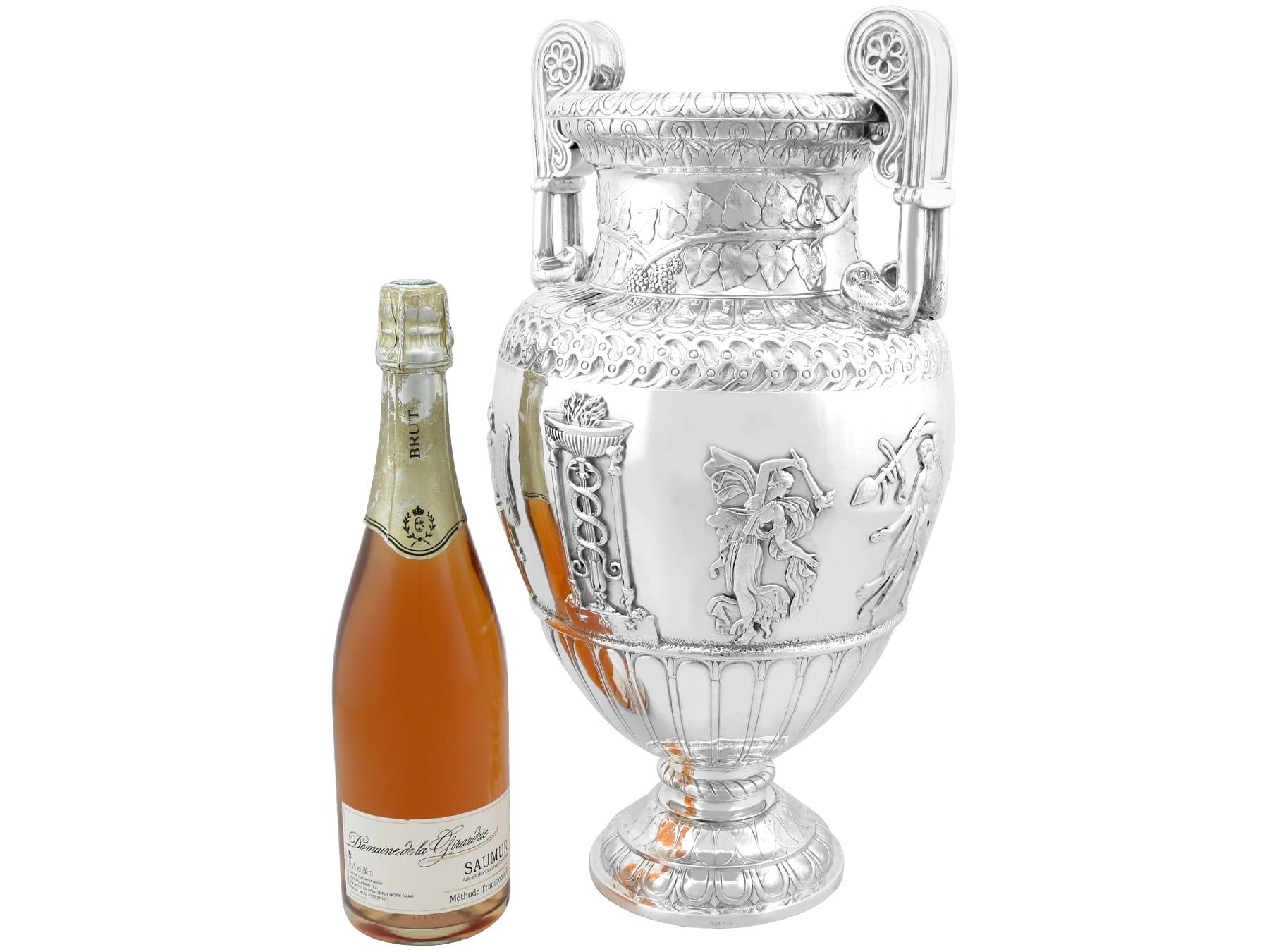 Vittoriano Antico vaso di presentazione / centrotavola vittoriano in argento sterling in vendita