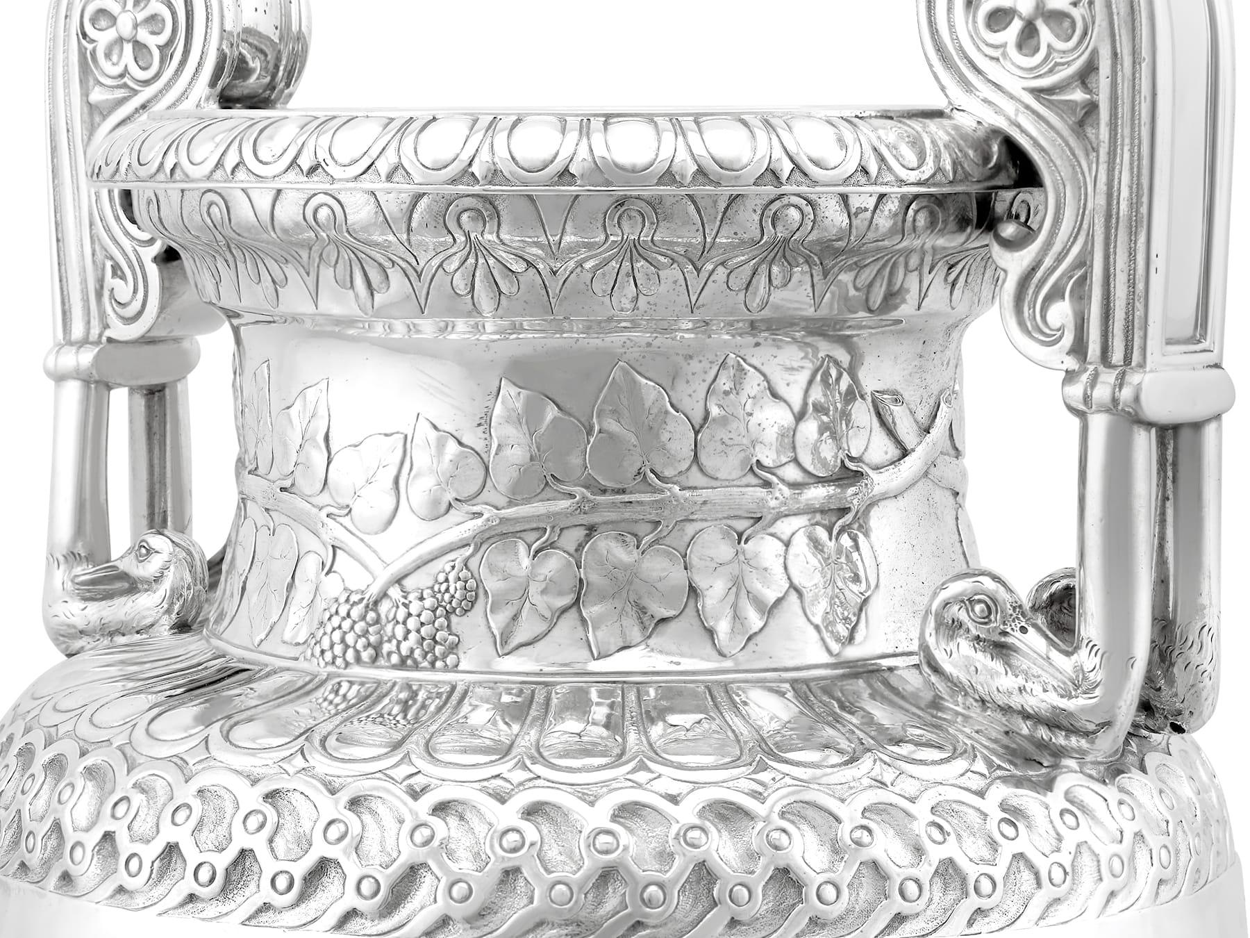 Fine XIX secolo Antico vaso di presentazione / centrotavola vittoriano in argento sterling in vendita