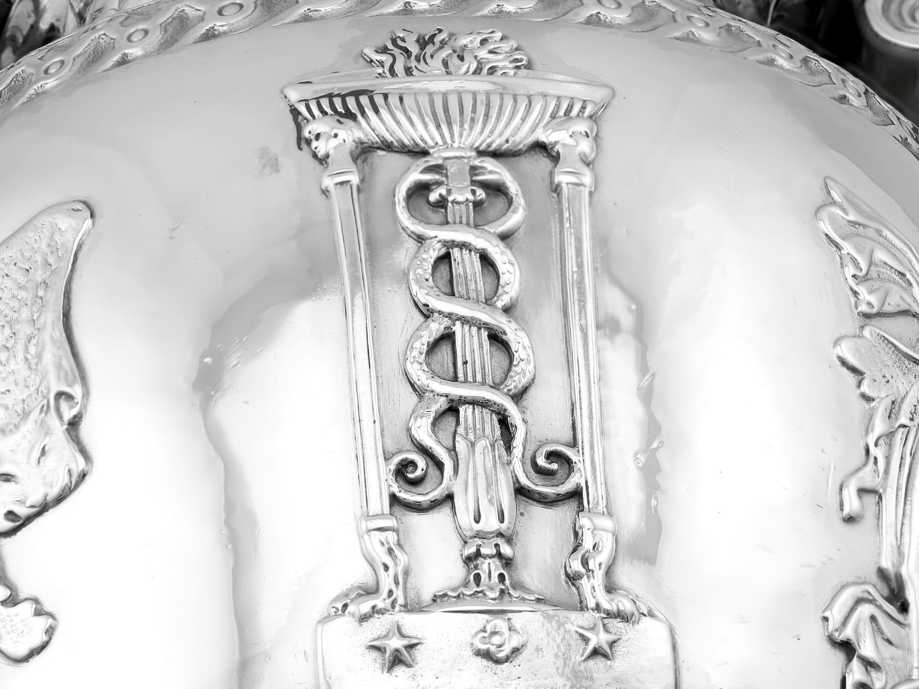 Antico vaso di presentazione / centrotavola vittoriano in argento sterling in vendita 1