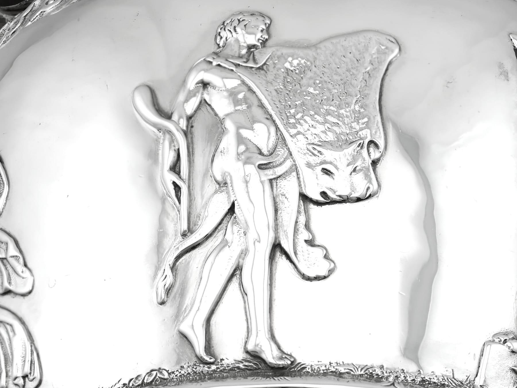 Antico vaso di presentazione / centrotavola vittoriano in argento sterling in vendita 2