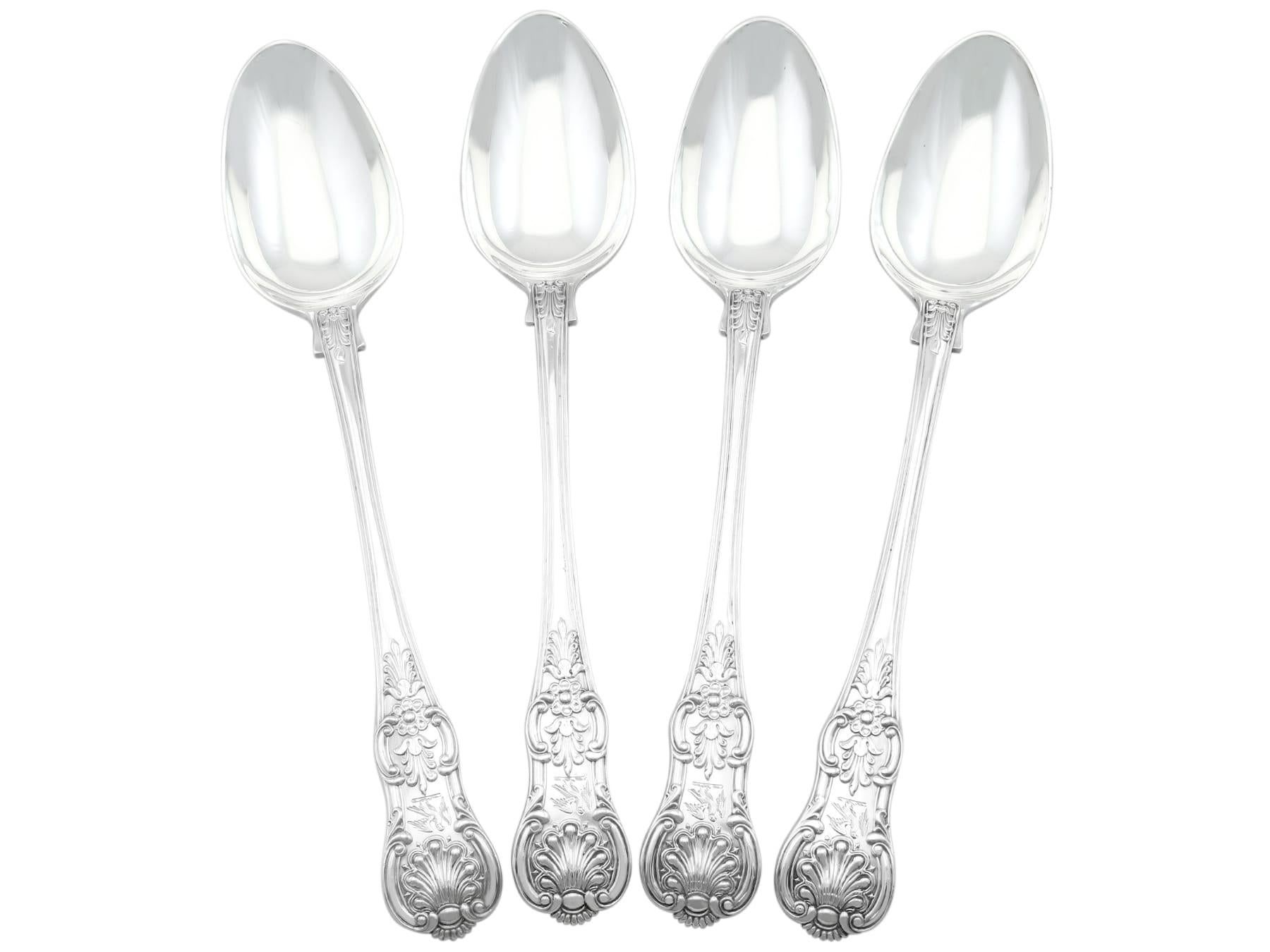 Antiguas cucharas de servir victorianas de plata de ley con motivo de reinas en venta