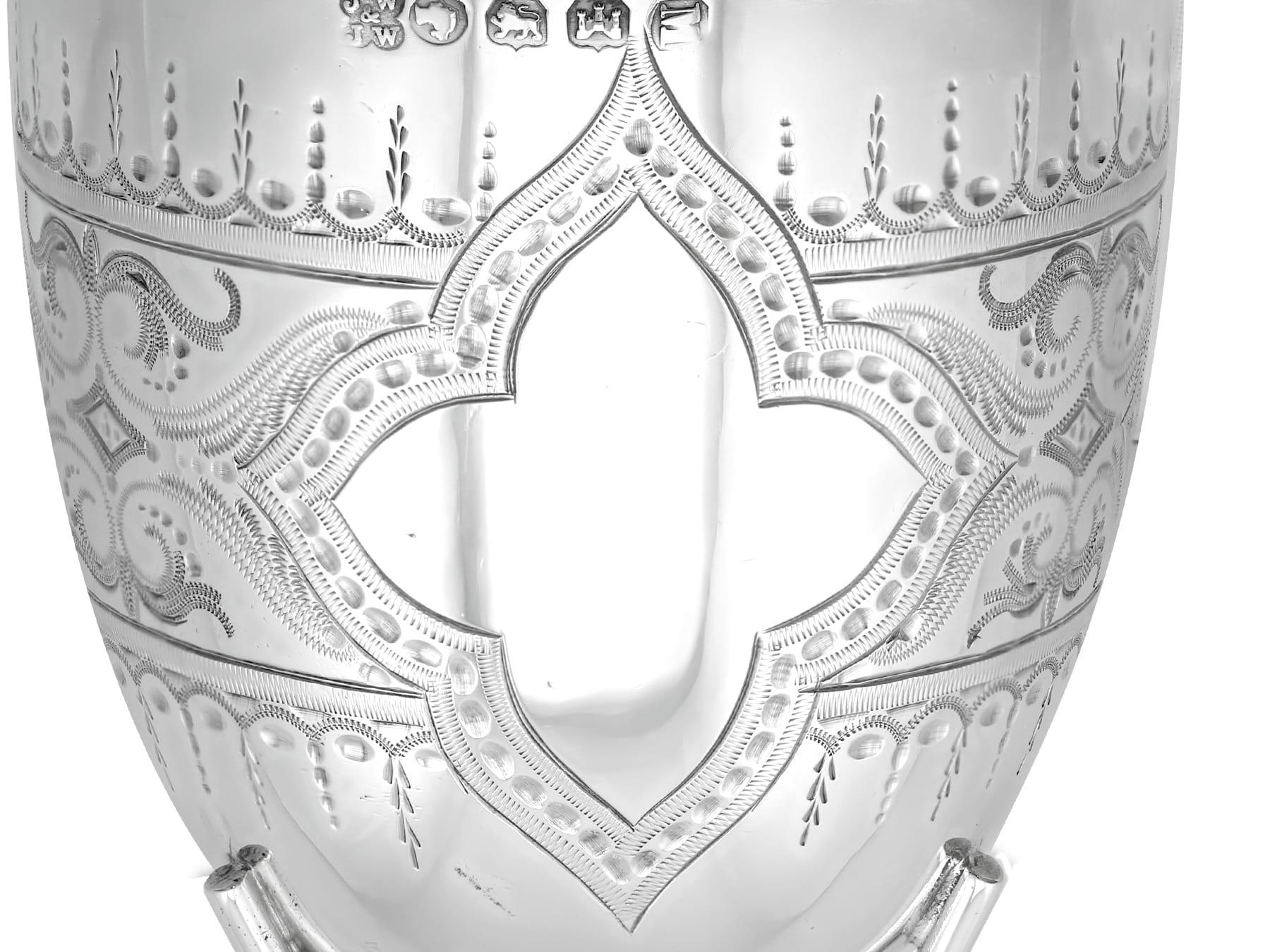 Argent sterling Coupe de présentation victorienne ancienne en argent sterling avec fusil (1868) en vente