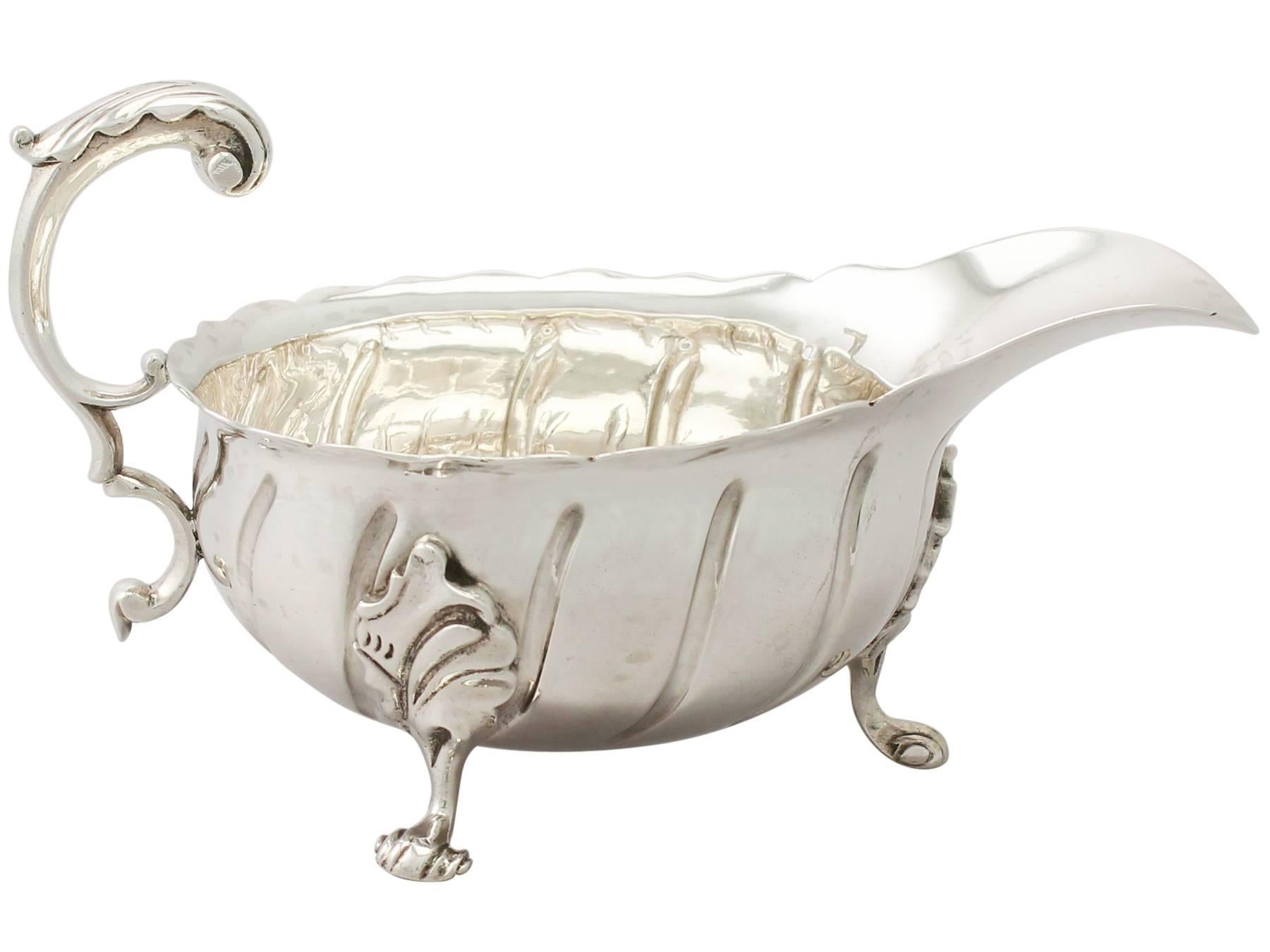 Antique Victorian Sterling Silver Sauceboats / Gravy Boats In Excellent Condition In Jesmond, Newcastle Upon Tyne
