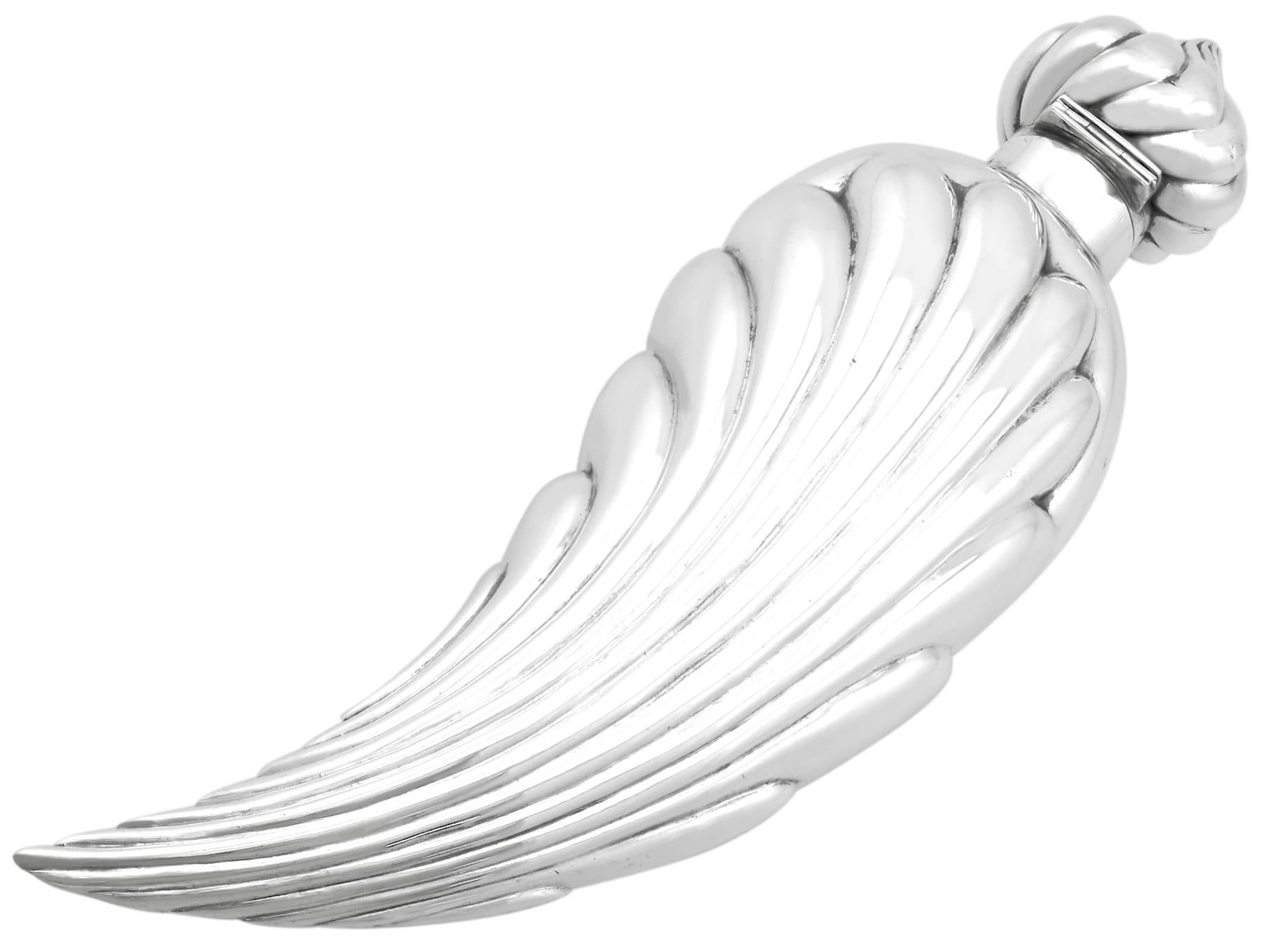 Anglais Ancienne flasque parfumée victorienne en argent sterling (1889) en vente