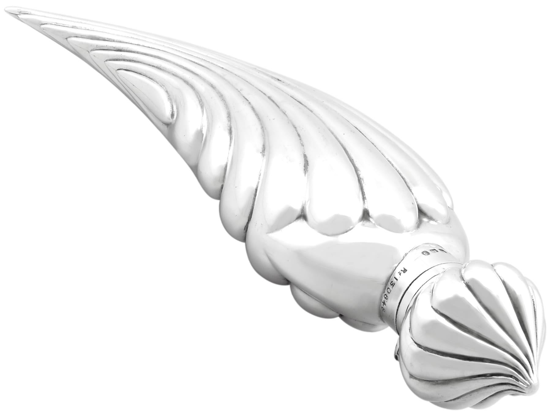 Argent sterling Ancienne flasque parfumée victorienne en argent sterling (1889) en vente