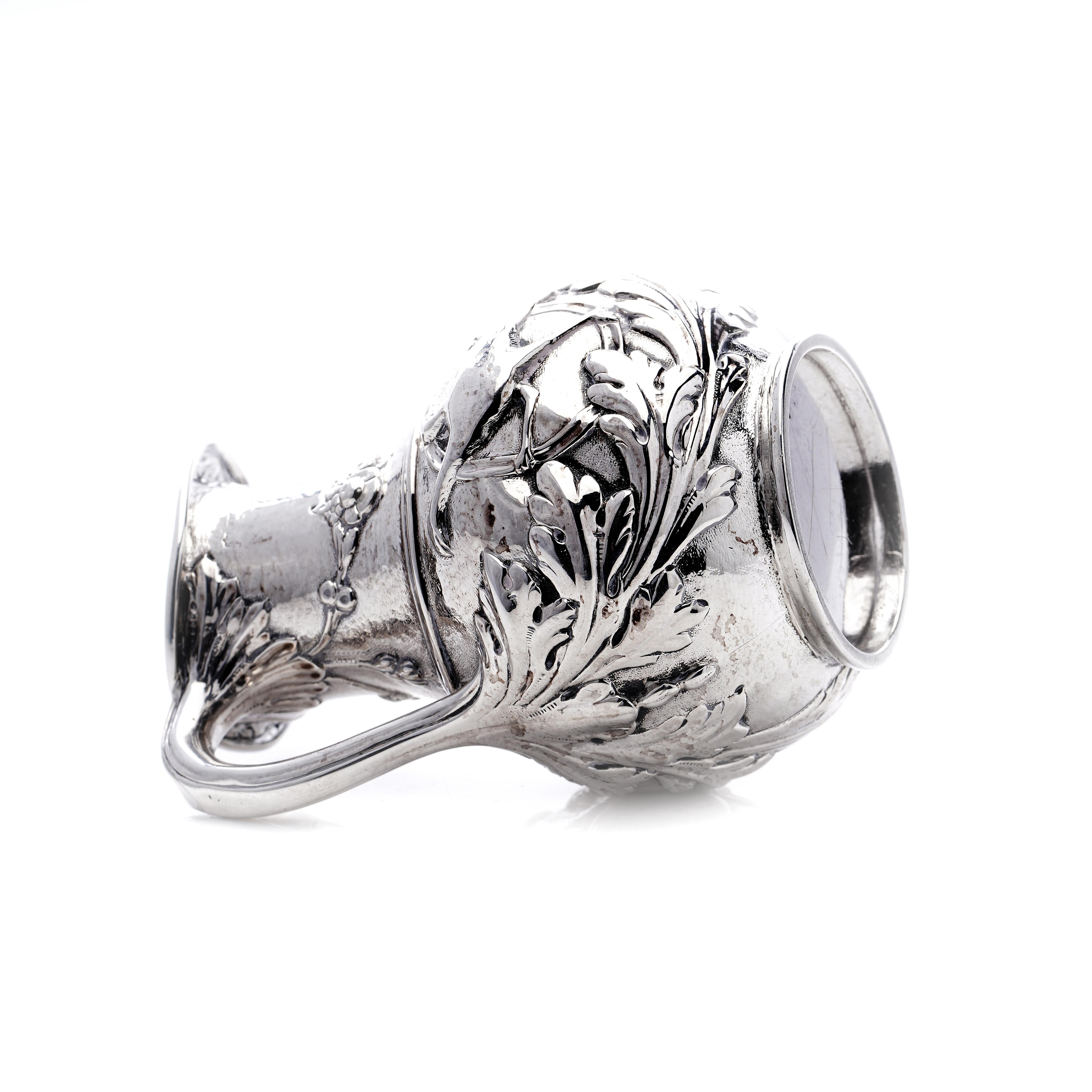 Britannico Antica brocca da crema vittoriana in argento sterling con scene in vendita