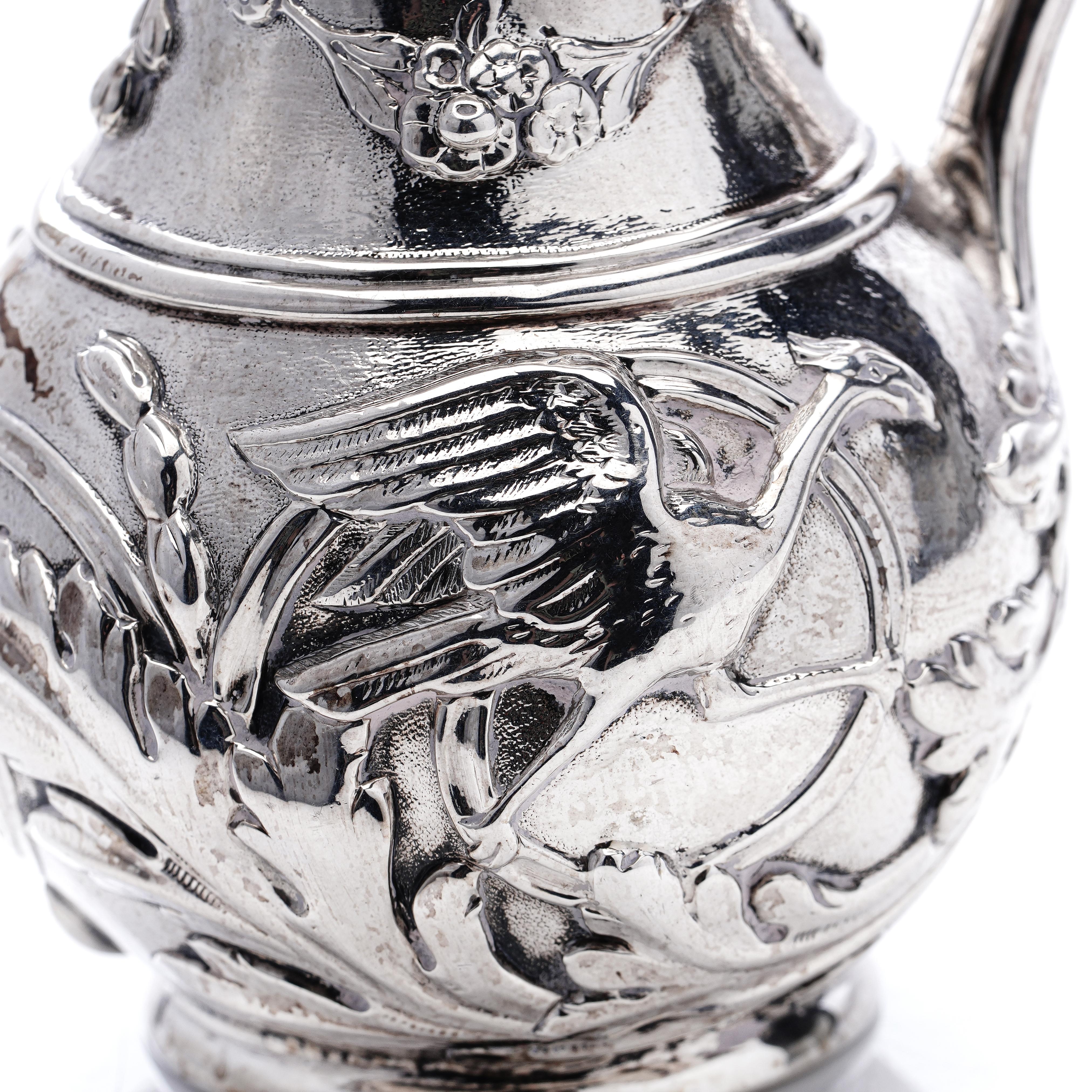 Antica brocca da crema vittoriana in argento sterling con scene In condizioni buone in vendita a Braintree, GB