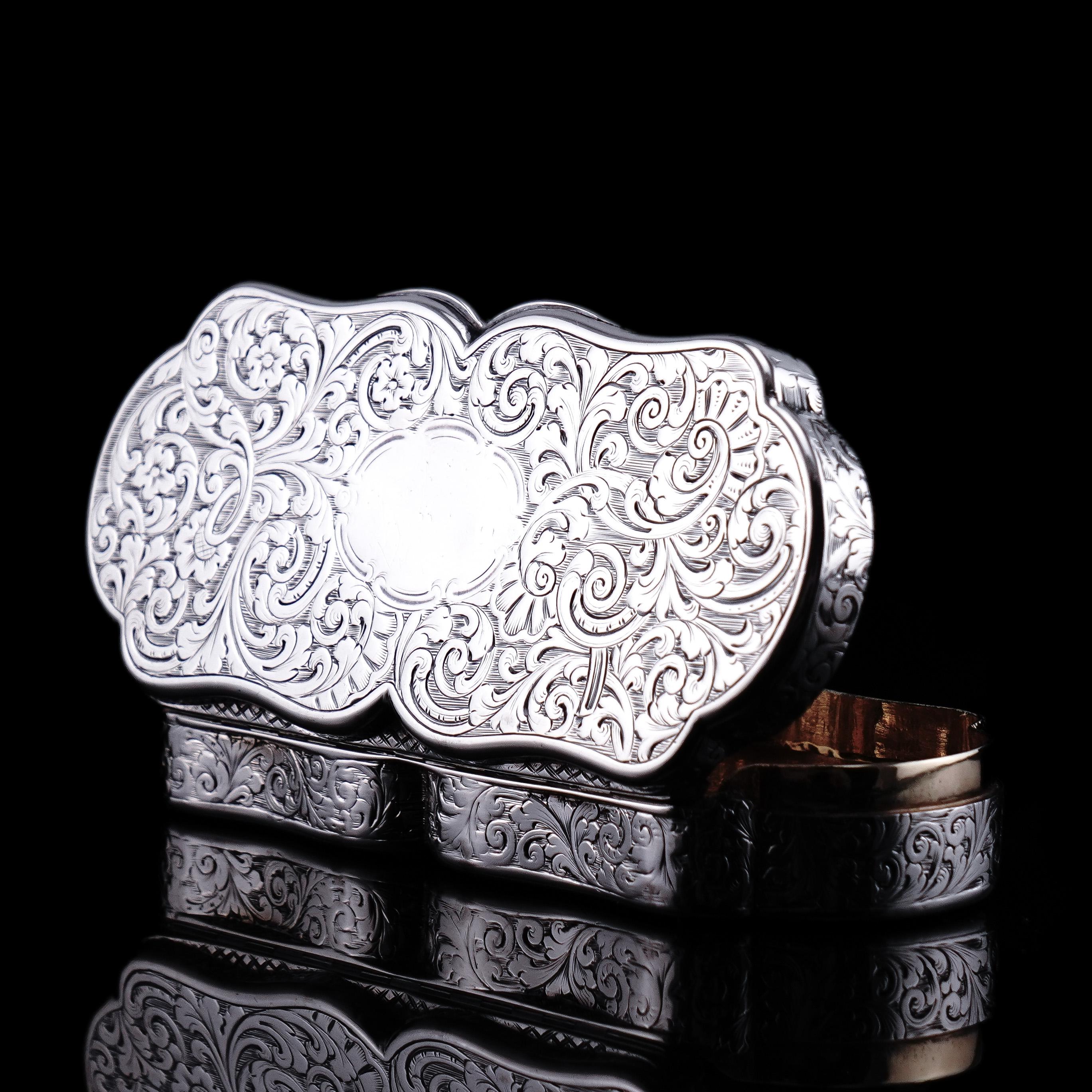 Antique Victorian Sterling Silver Snuff Box Acanthus  - Nathaniel Mills 1840 For Sale 1