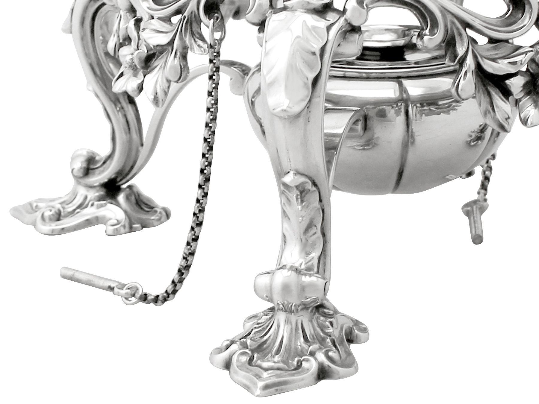 Bouilloire victorienne ancienne en argent sterling en vente 2