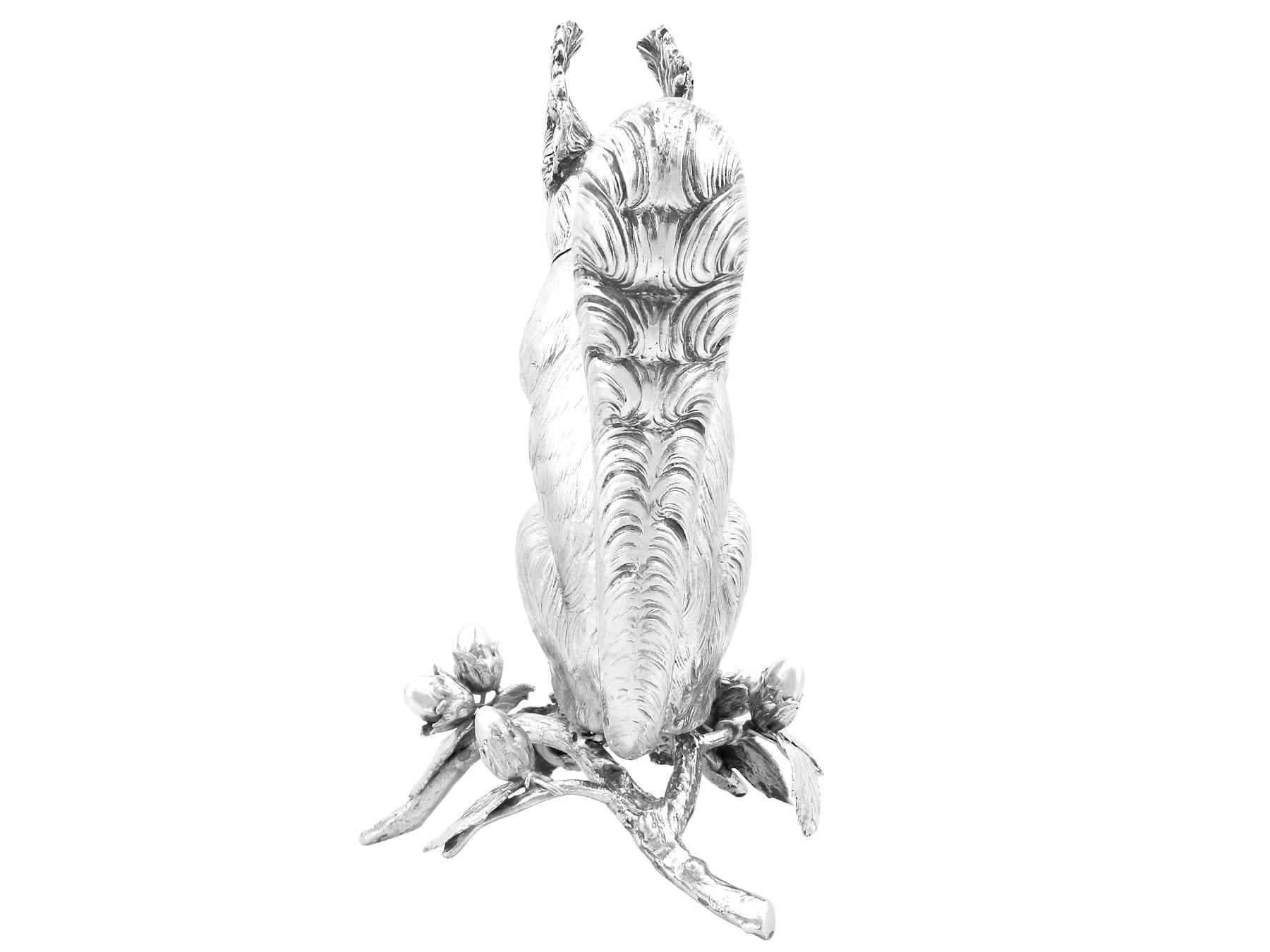 Inglese Antica zuccheriera vittoriana in argento sterling con scoiattolo in vendita