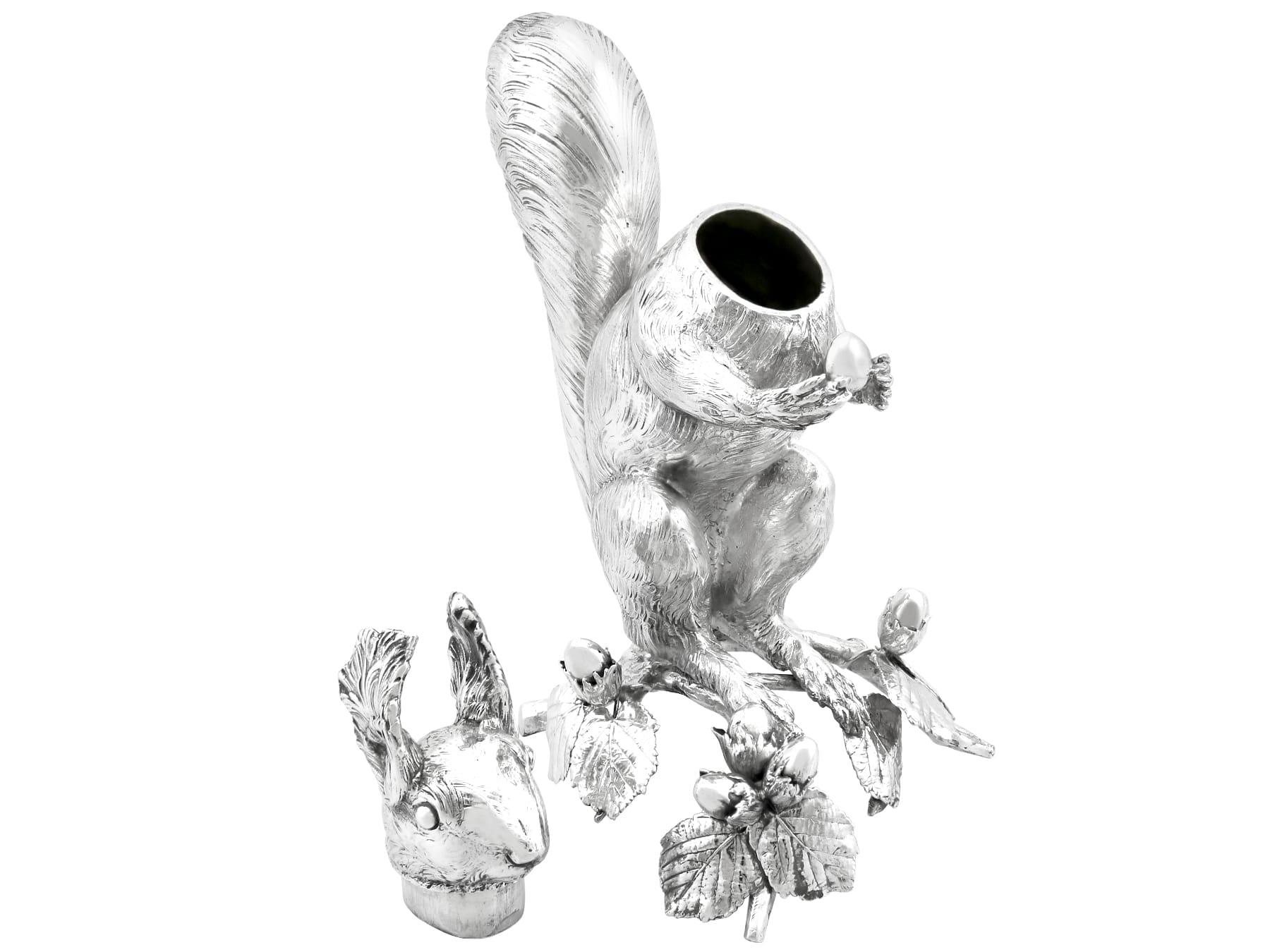 Argento 925 Antica zuccheriera vittoriana in argento sterling con scoiattolo in vendita
