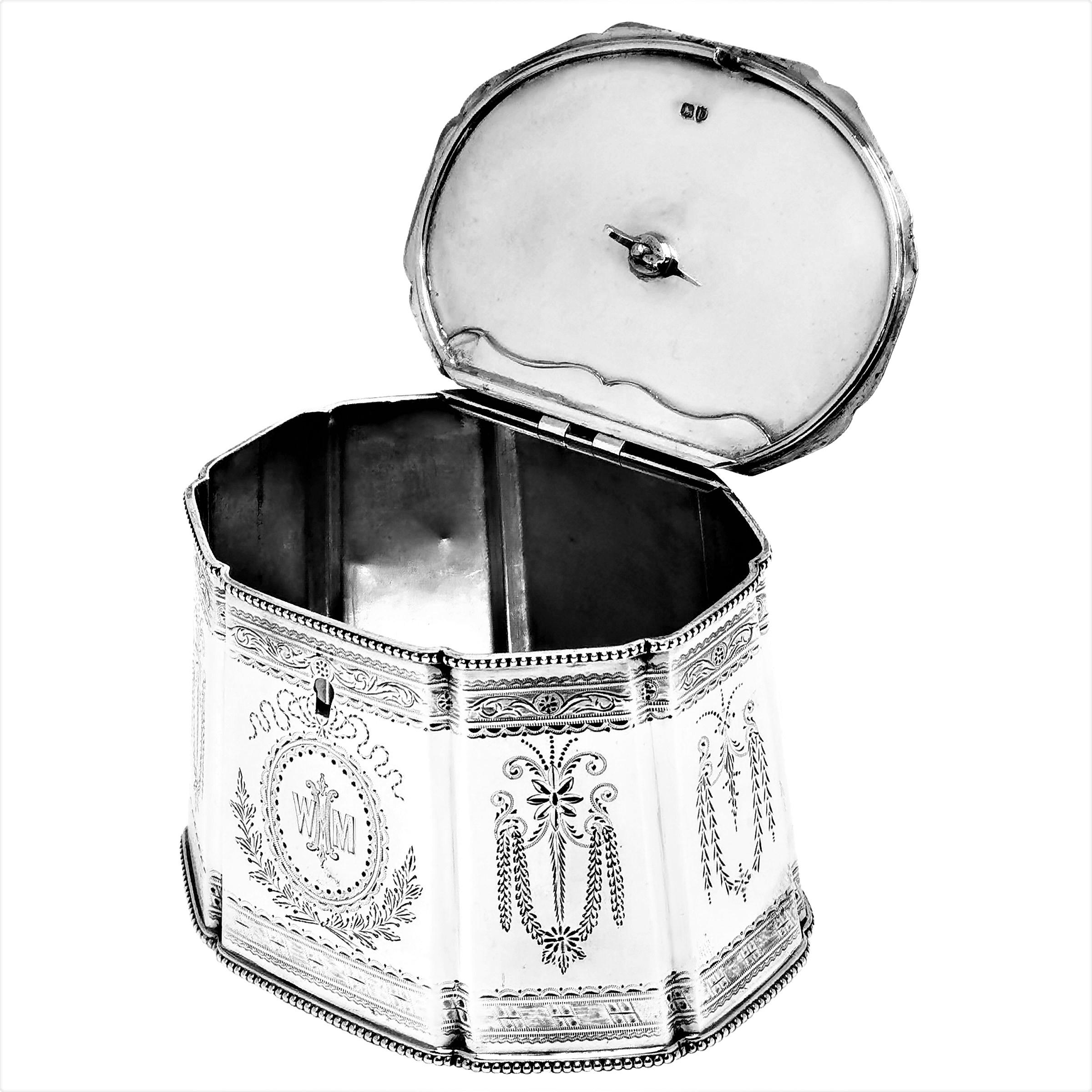 Antique Victorian Sterling Silver Tea Caddy Box 1881 In Good Condition For Sale In London, GB