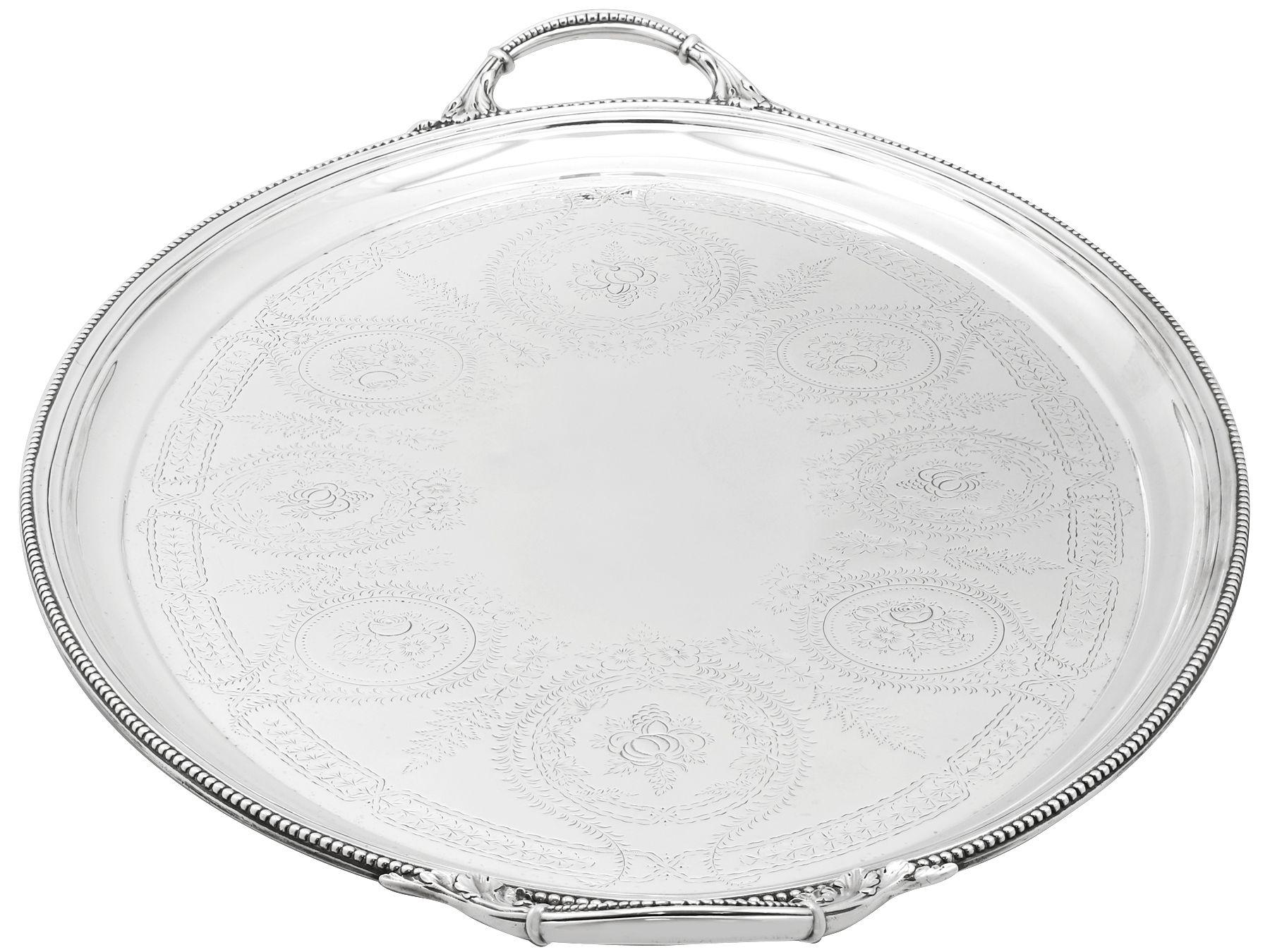 Antique Victorian Sterling Silver Tea Tray by Walter & John Barnard In Good Condition For Sale In Jesmond, Newcastle Upon Tyne