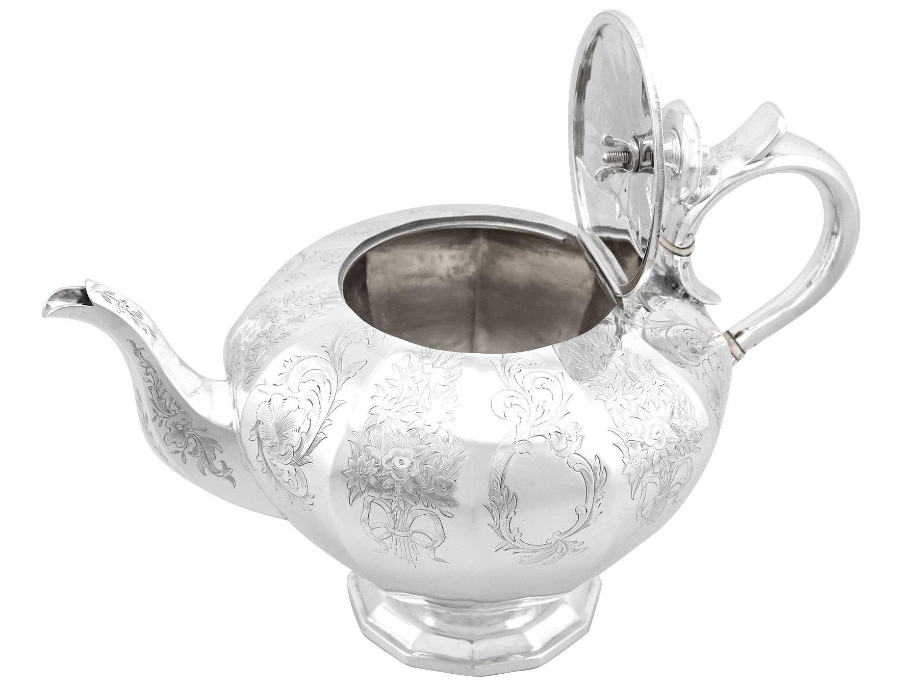 Charles Riley & George Storer Antique Victorian Sterling Silver Teapot In Excellent Condition In Jesmond, Newcastle Upon Tyne