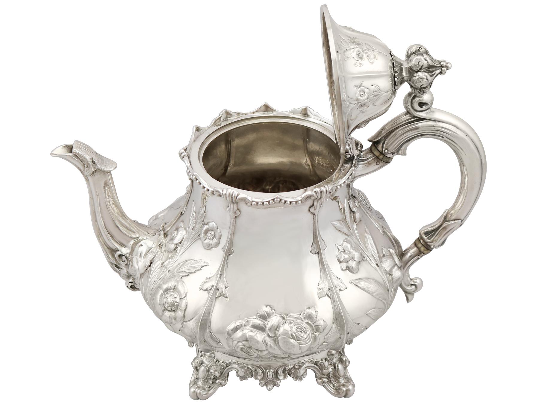 Antique Victorian Sterling Silver Teapot In Excellent Condition In Jesmond, Newcastle Upon Tyne