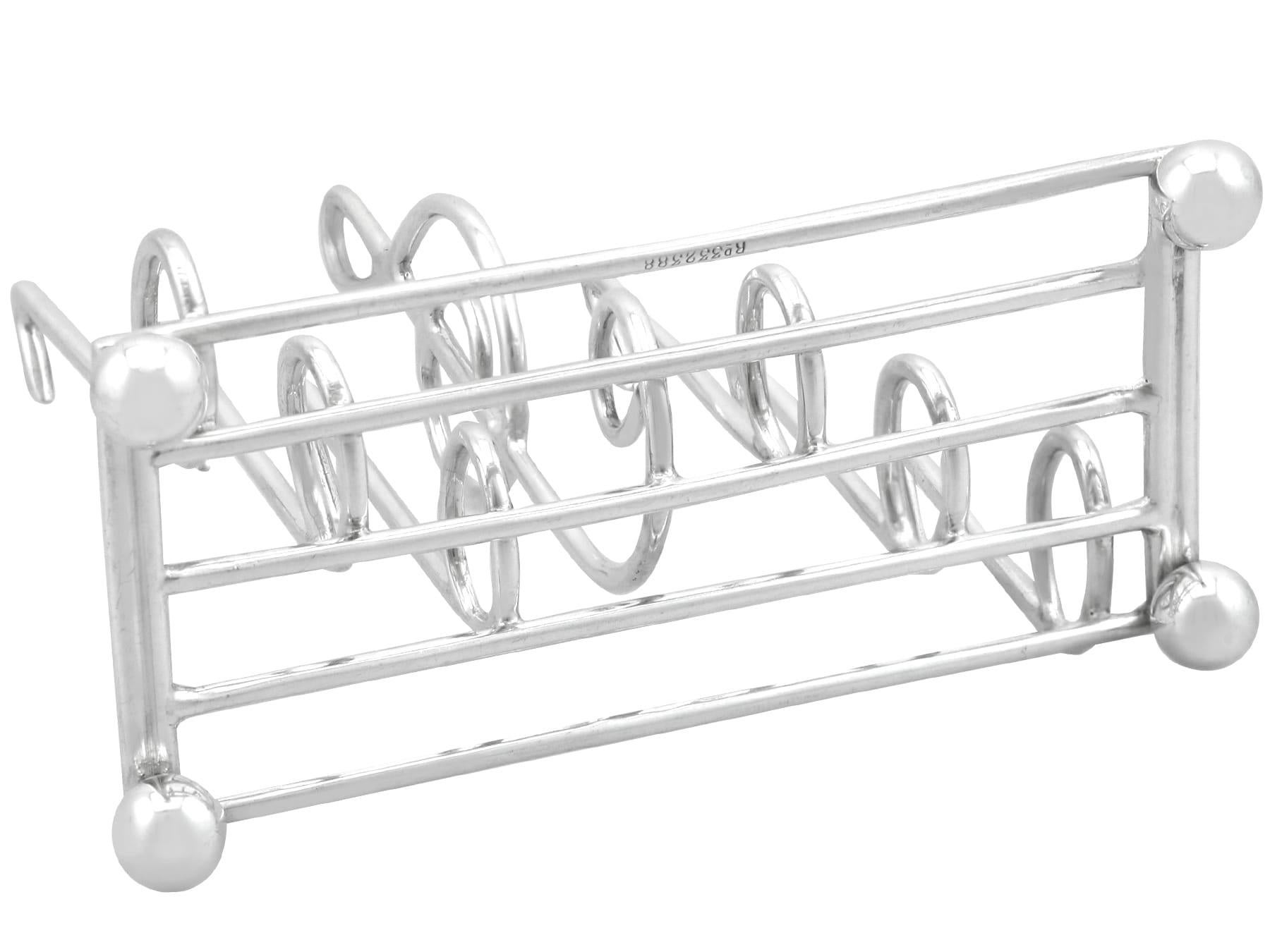 Portabevande musicale vittoriano in argento sterling in vendita 2