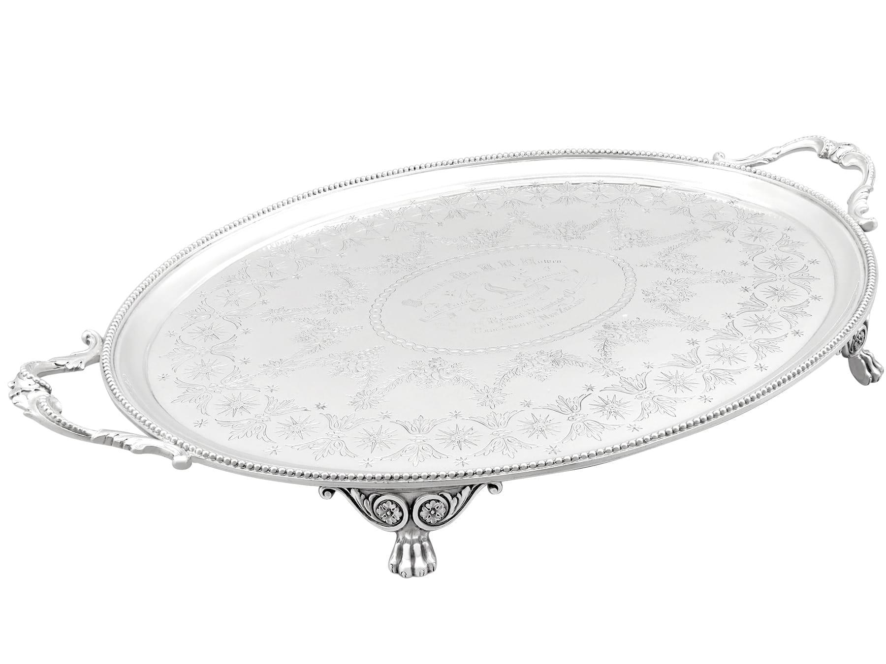 Antikes viktorianisches Tablett aus Sterlingsilber (1870) (Viktorianisch) im Angebot