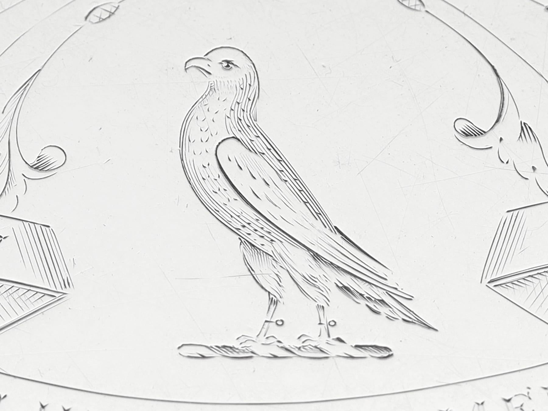 Antikes viktorianisches Tablett aus Sterlingsilber (1870) im Angebot 1