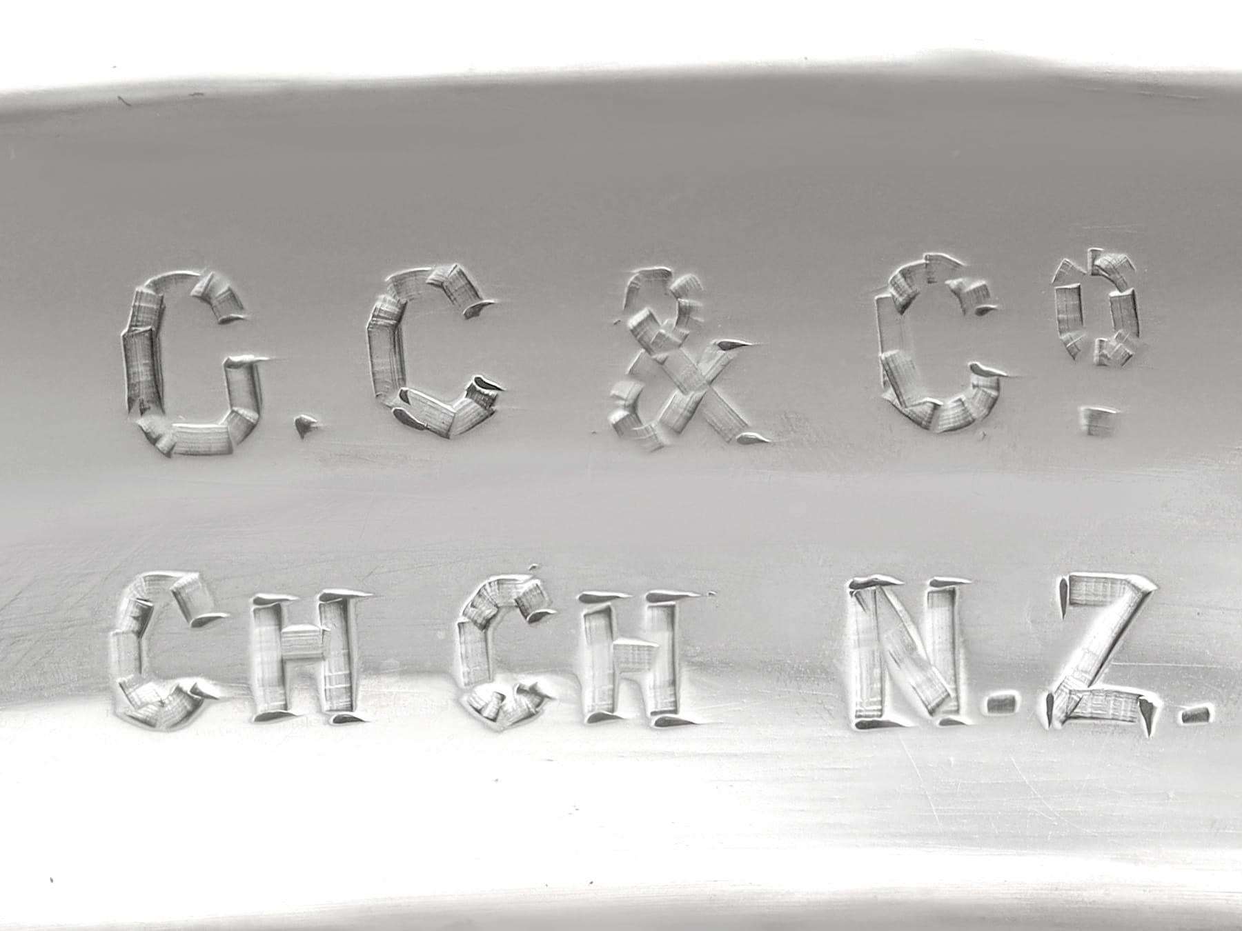 Antikes viktorianisches Tablett aus Sterlingsilber (1870) im Angebot 3