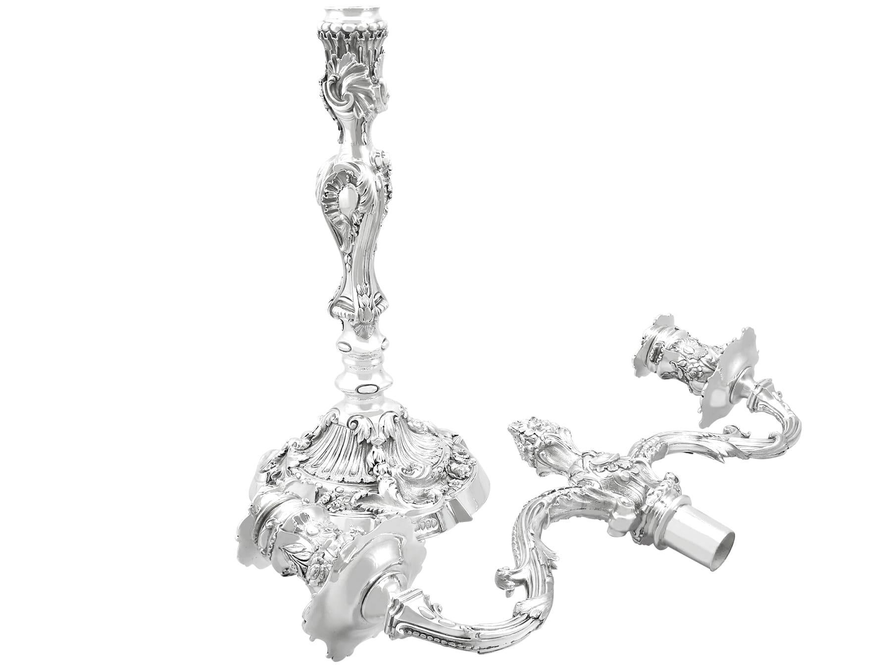 Candelabro vittoriano a due luci in argento Sterling In condizioni ottime in vendita a Jesmond, Newcastle Upon Tyne