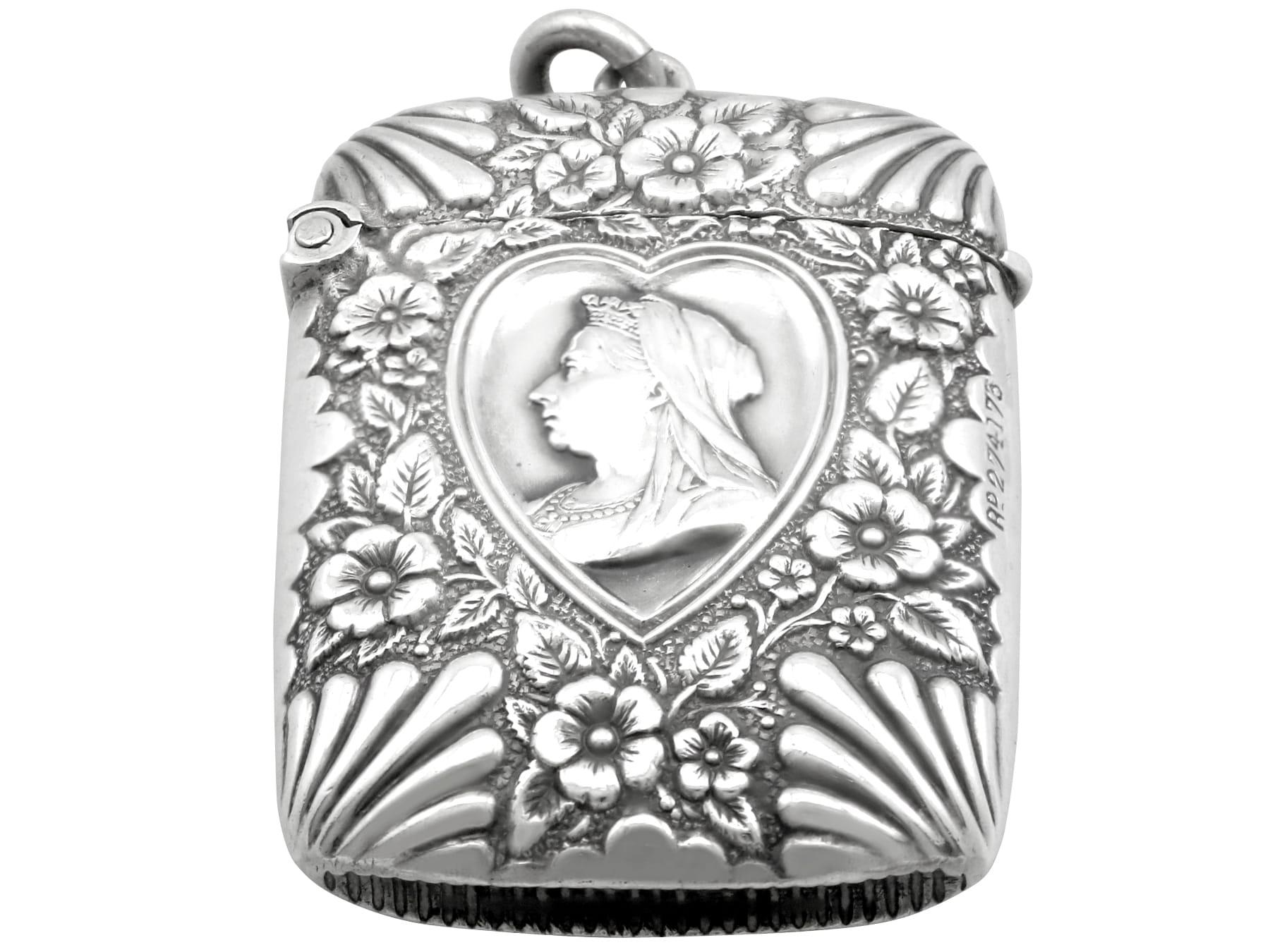 Vittoriano Antico astuccio Vesta vittoriano in argento sterling (1900) in vendita