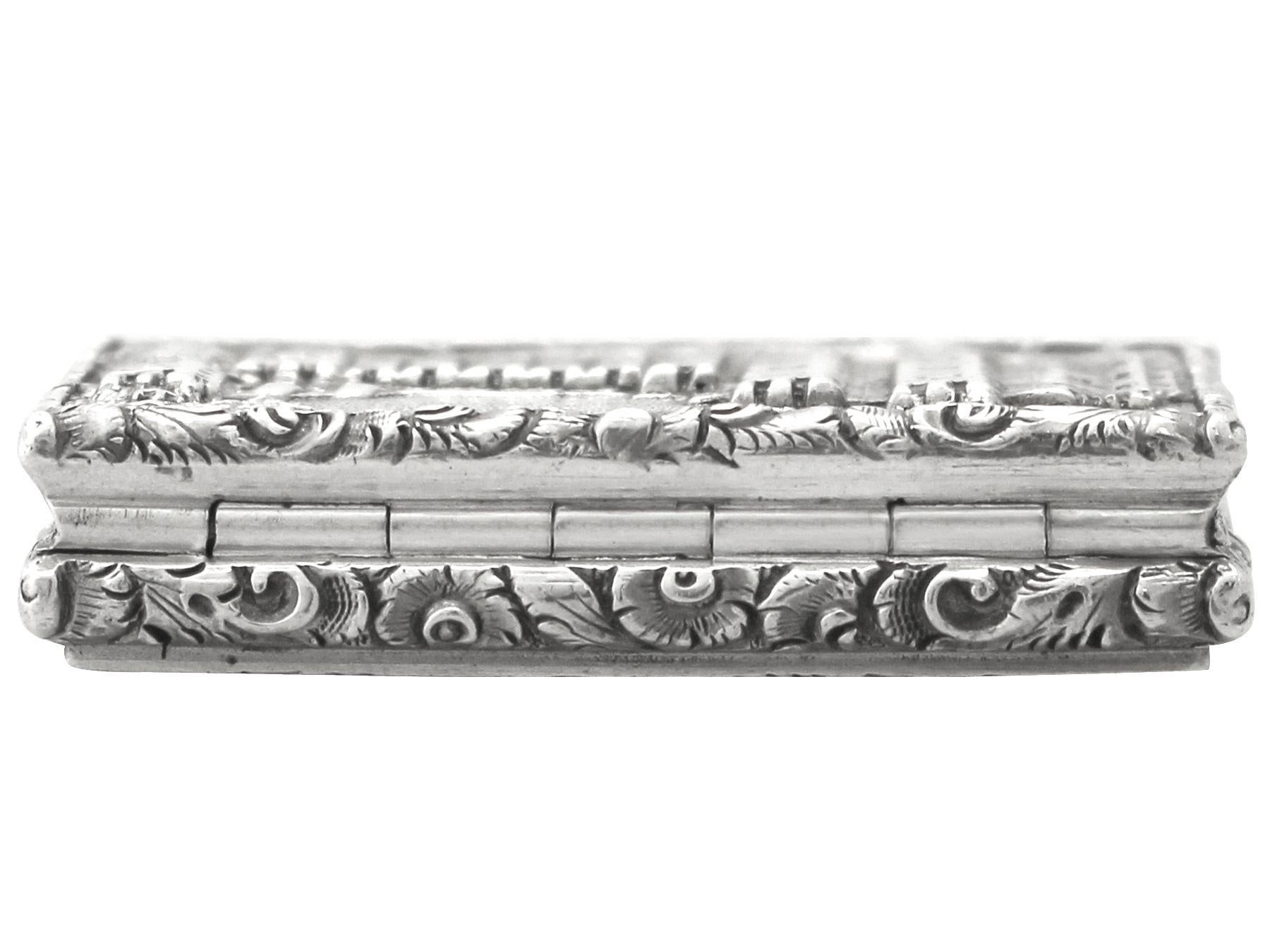 Antique Victorian Kenilworth Castle Sterling Silver Vinaigrette In Excellent Condition For Sale In Jesmond, Newcastle Upon Tyne