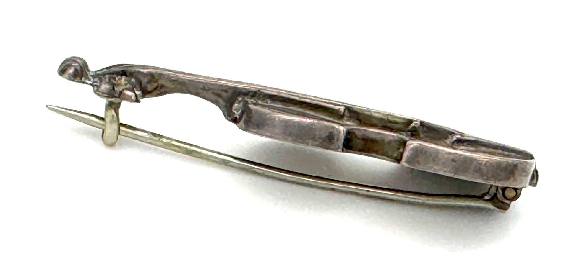 Antiguo broche victoriano de plata de ley para violín Sello de Birmingham 1892 en Bueno estado para la venta en Munich, Bavaria