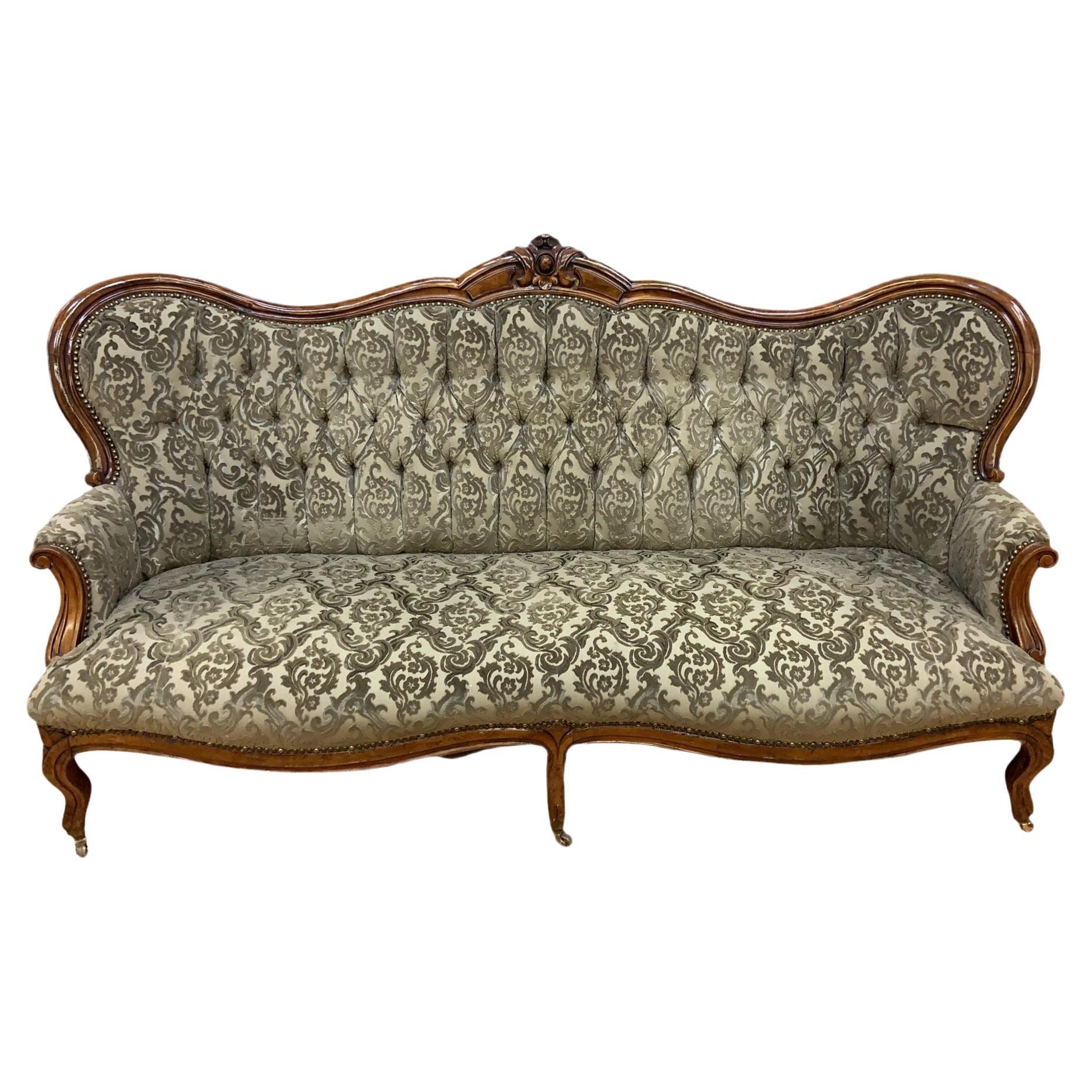 Antiguo Sofá Ornamentado Tallado Estilo Victoriano en venta