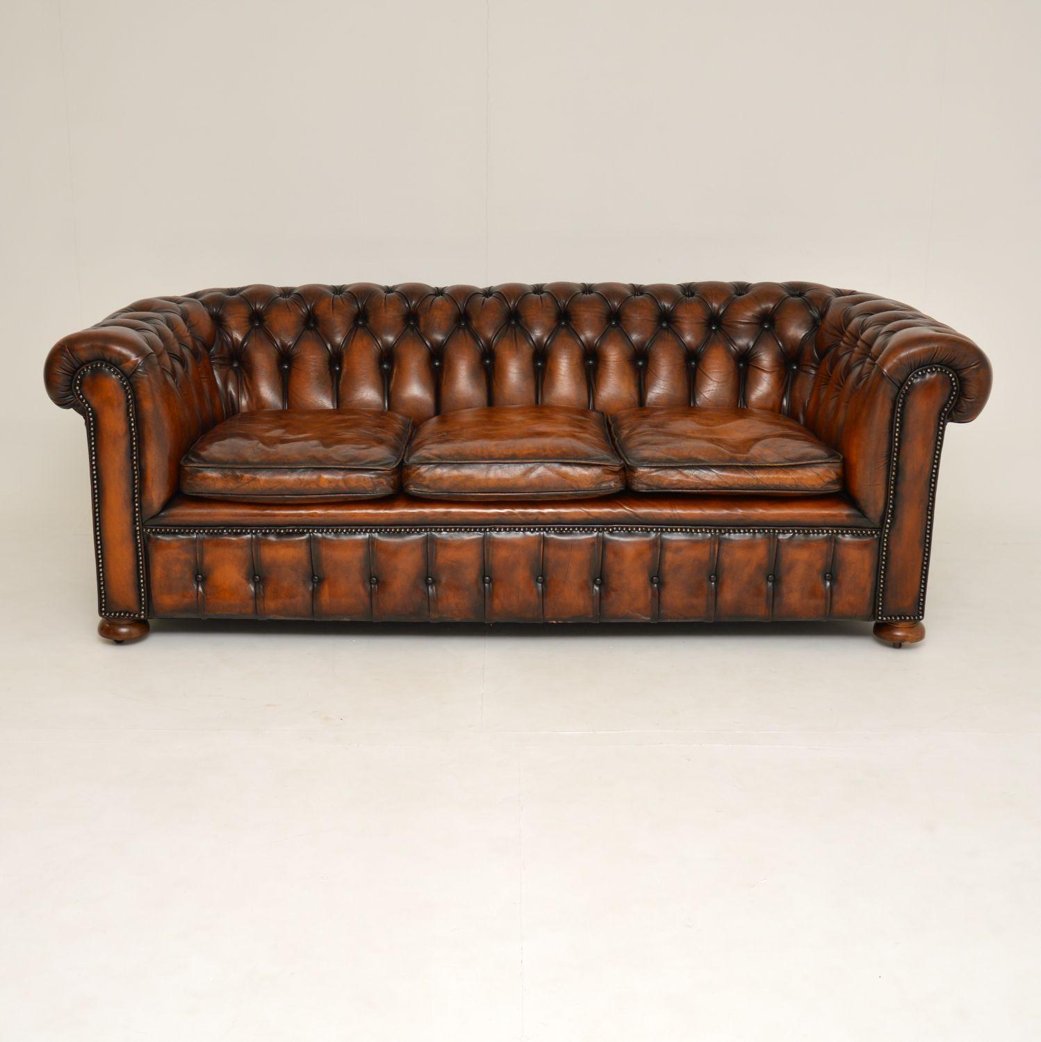 A smart and stylish vintage Chesterfield three-seat sofa, upholstered in gorgeous original deep buttoned leather.

This is of excellent quality, it’s very well made in the classic Victorian style. This dates from around the 1950s-1960s.

We have