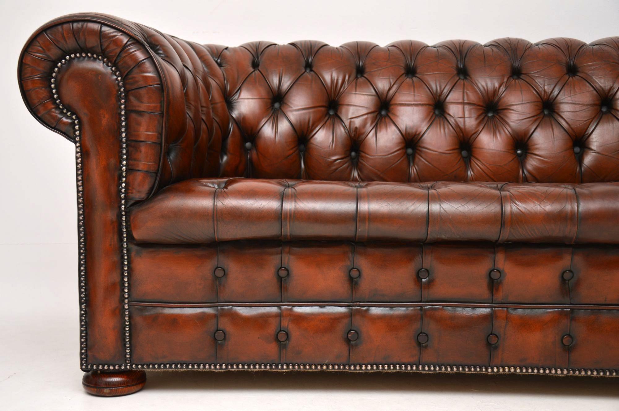 Antique Victorian Style Deep Buttoned Leather Chesterfield Sofa In Good Condition In London, GB
