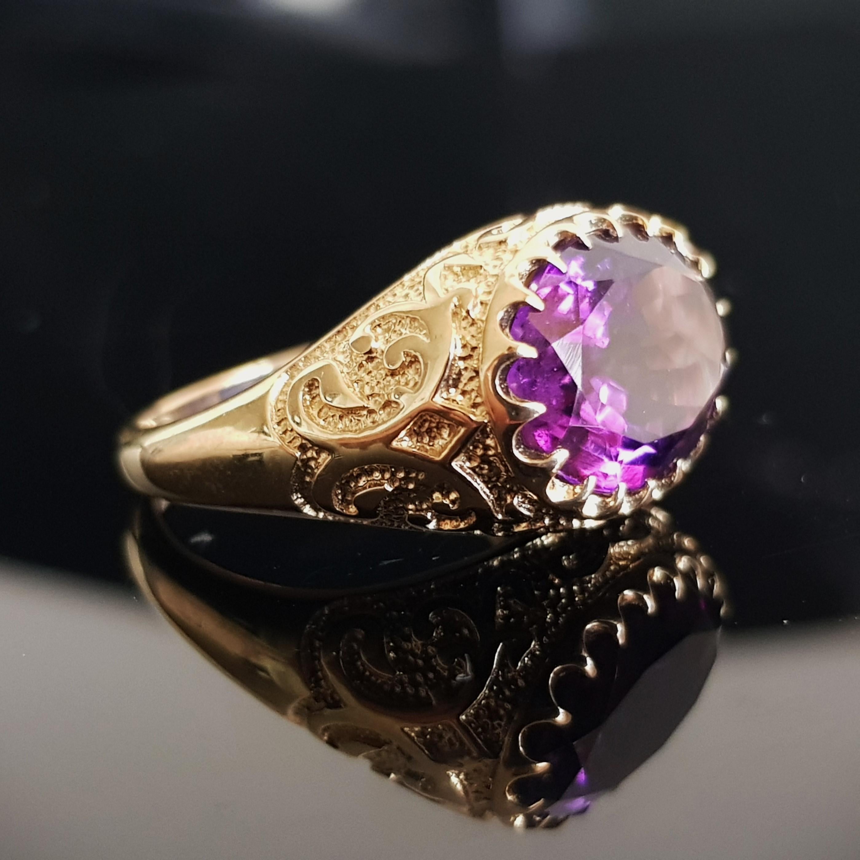Antique Victorian Style Large Amethyst Engraved Ring in 9k Yellow Gold For Sale 2