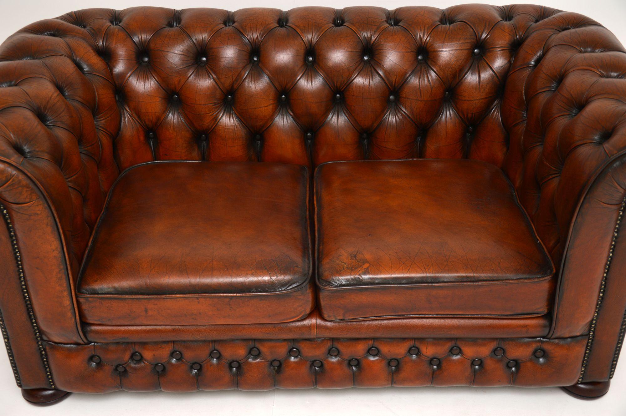 Antique Victorian Style Leather 2-Seat Chesterfield Sofa 1