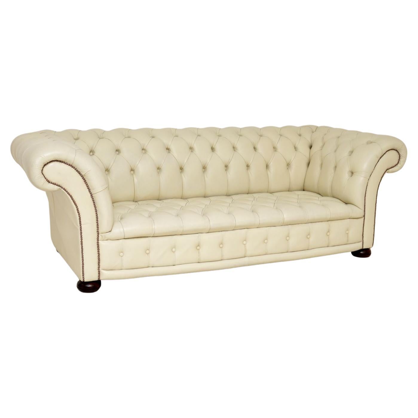 Antikes Chesterfield-Sofa aus Leder im viktorianischen Stil