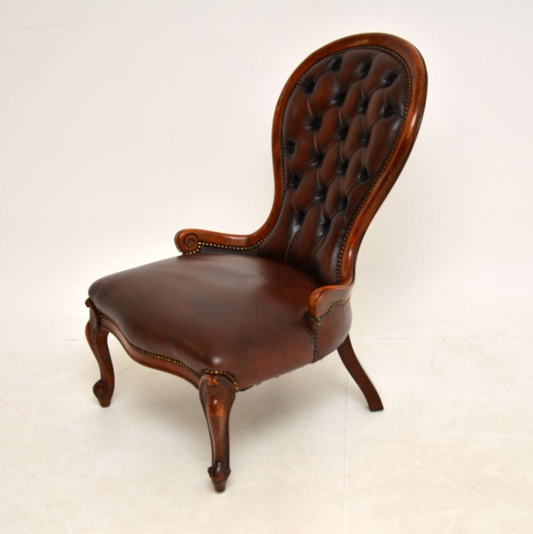 English Antique Victorian Style Leather Spoon Back Chair For Sale