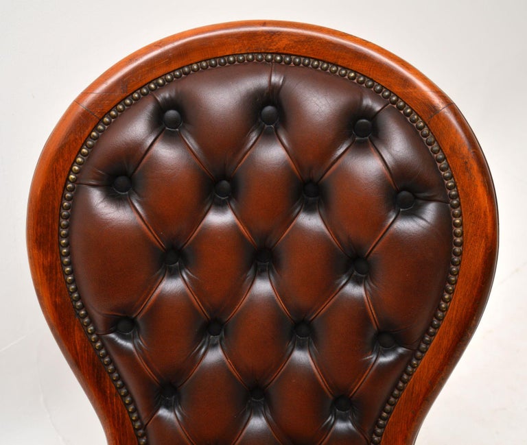 Antique Victorian Style Leather Spoon Back Chair In Good Condition For Sale In London, GB