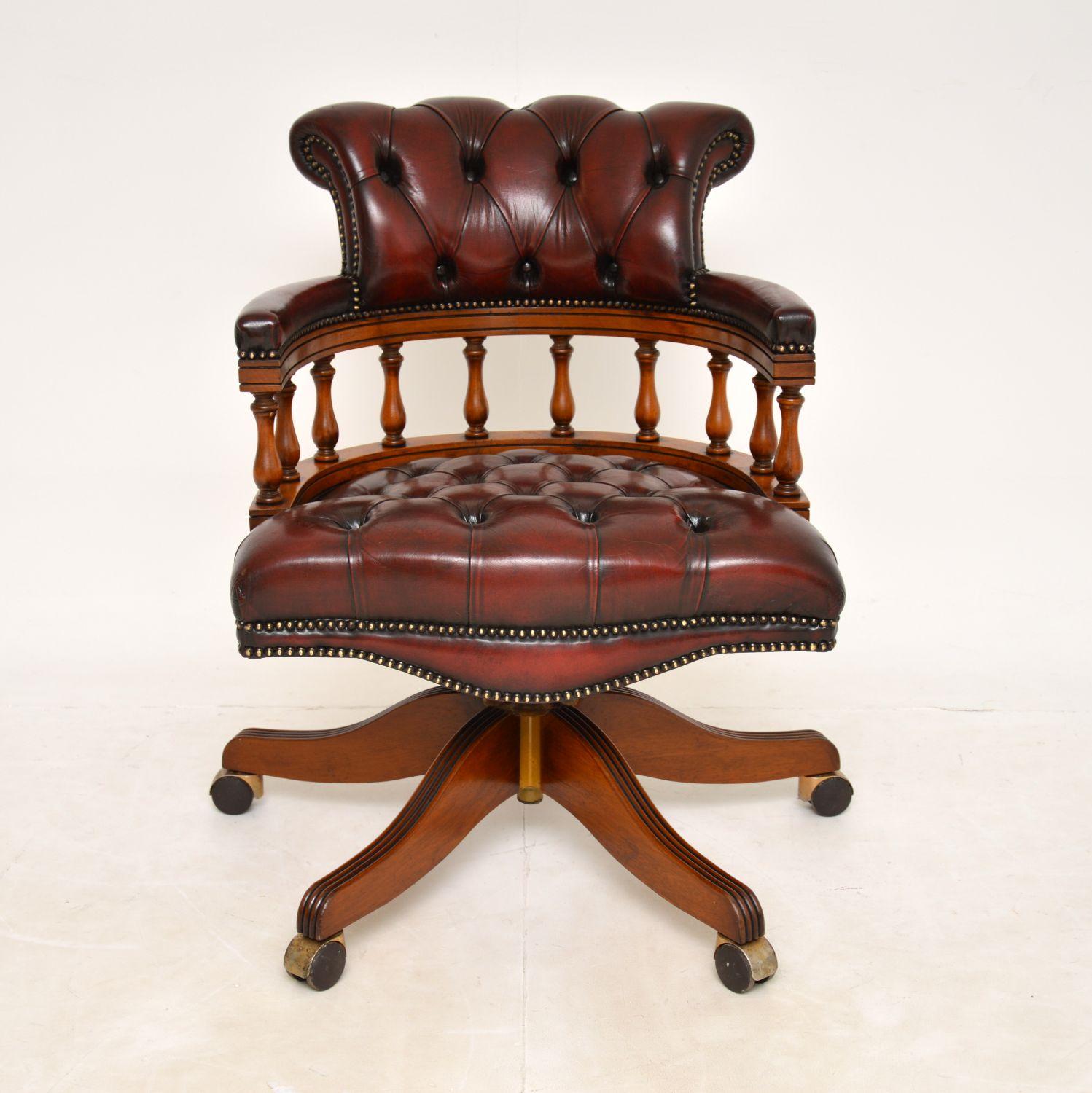 A smart and very well made deep buttoned leather captains desk chair in the antique Victorian style. This was made in England, it dates from around the 1960’s.
It is of excellent quality, and is very comfortable. The seating area is very generous