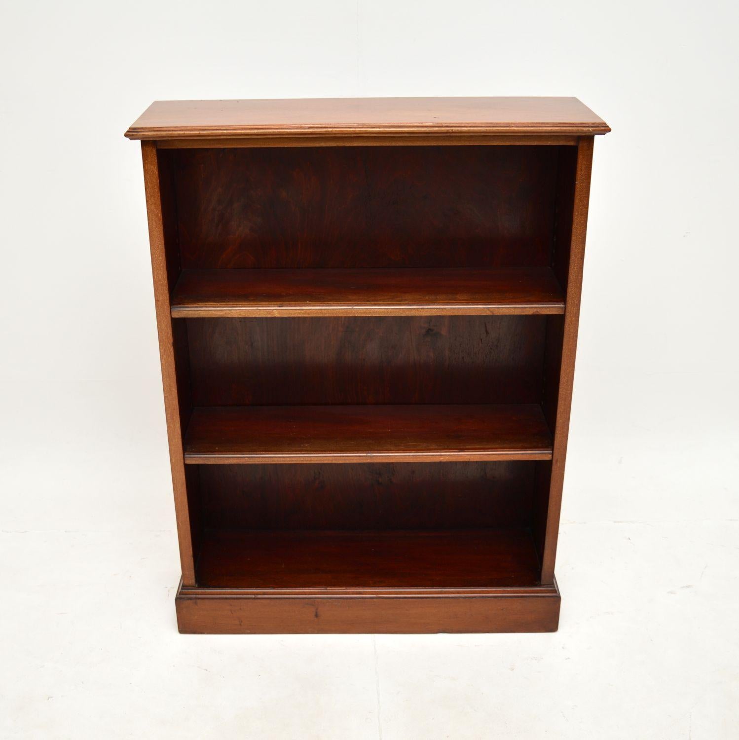 Antique Victorian Style Open Bookcase In Good Condition In London, GB