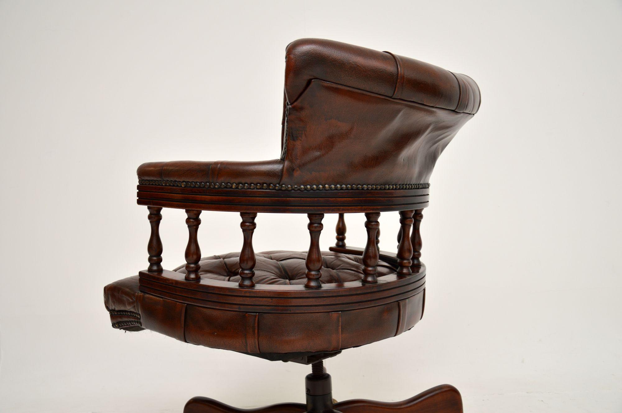 Antique Victorian Style Swivel Desk Chair For Sale 1