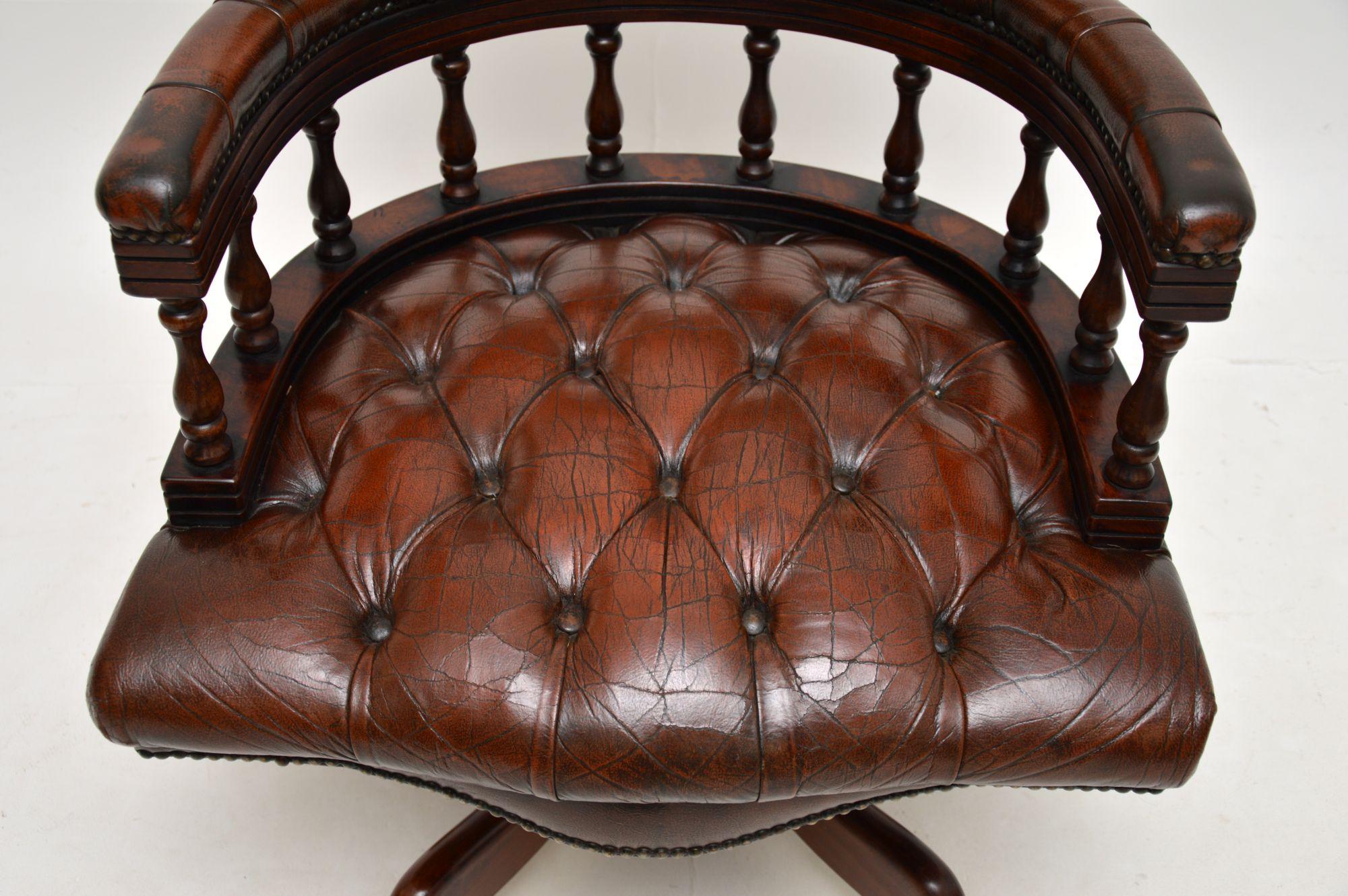 Antique Victorian Style Swivel Desk Chair For Sale 3