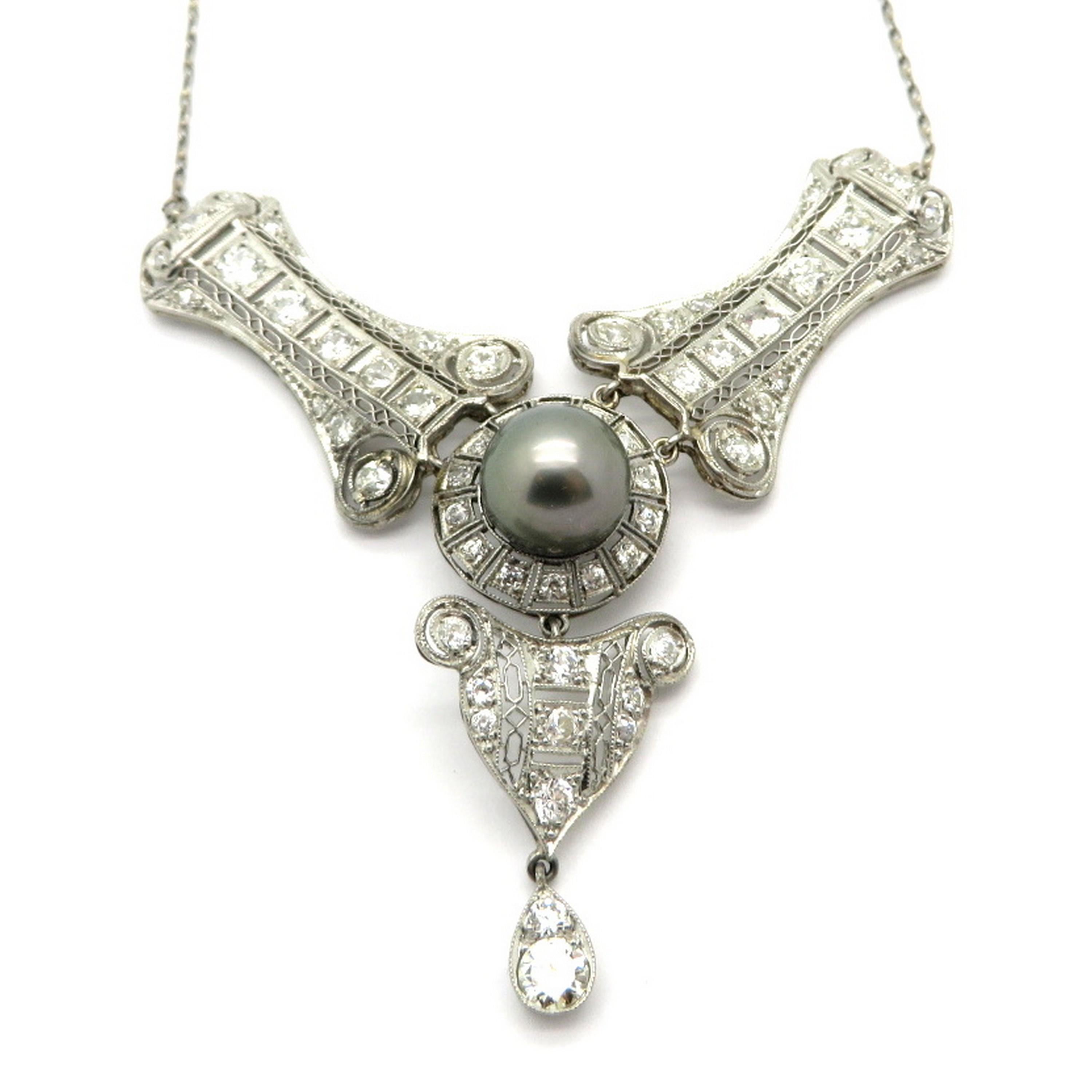 Antique Victorian style Tahitian pearl and diamond platinum necklace. Showcasing numerous Old European cut bead set diamonds, with various measurements, weighing a combined total of approximately 2.84 carats. Diamond grading: color grade: H – I.