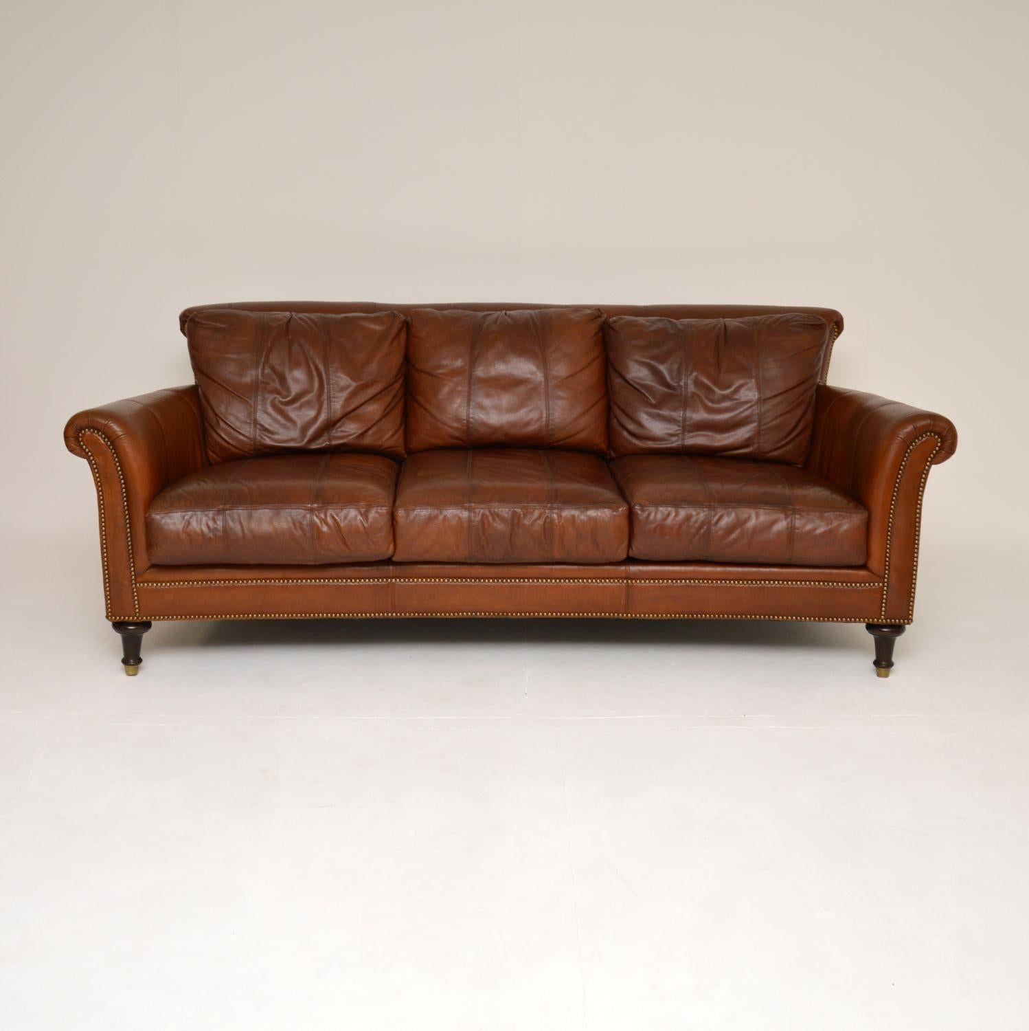 A fantastic vintage leather sofa, by high end American manufacturer Ferguson Copeland. This was made in the USA, it dates from around the late 20th century.

It is of magnificent quality, it is of very generous proportions and is extremely