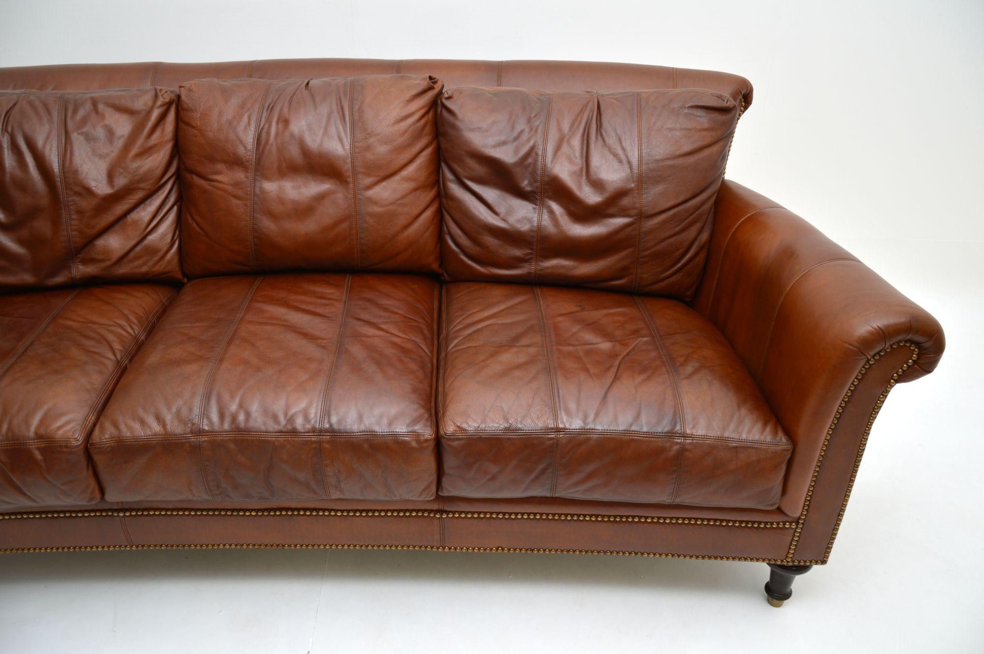 Antique Victorian Style Vintage Leather Sofa 1