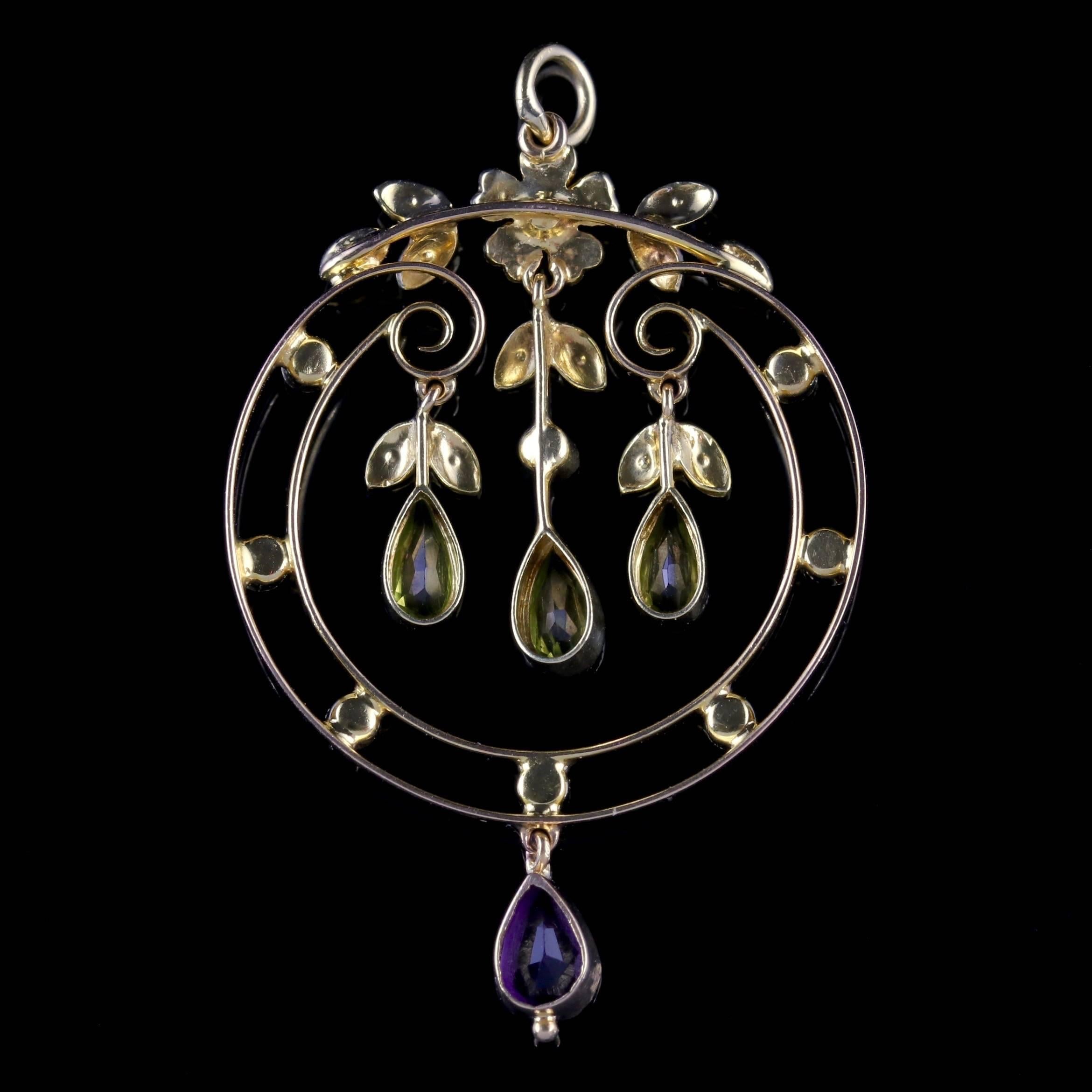 Antique Victorian Suffragette Pendant 15 Carat Gold Peridot Droppers, circa 1900 In Excellent Condition In Lancaster, Lancashire