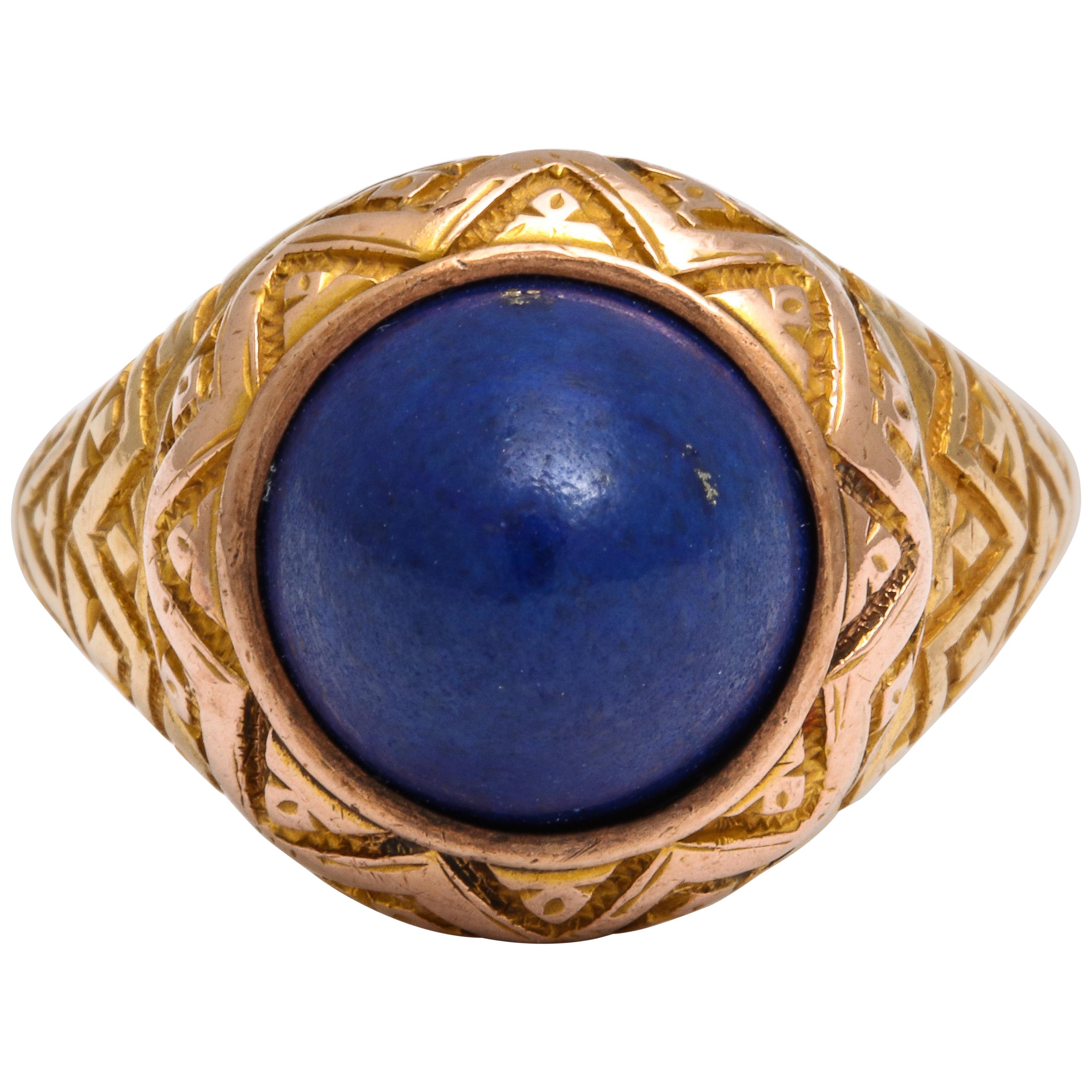 Bague victorienne ancienne en forme de pain de sucre en lapis-lazuli en vente