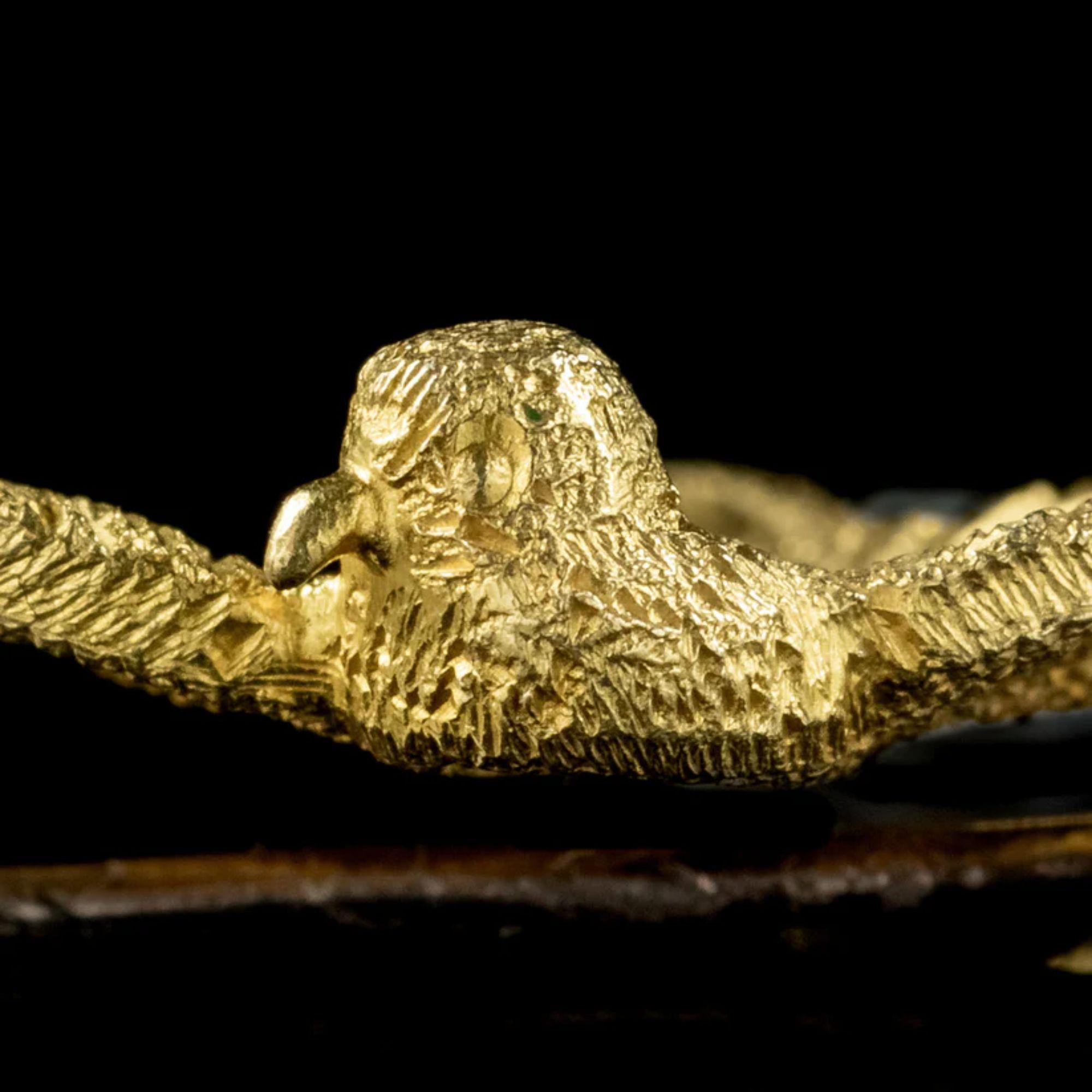 Antique Victorian Swallow Brooch in 15 Carat Gold, circa 1880 For Sale 1