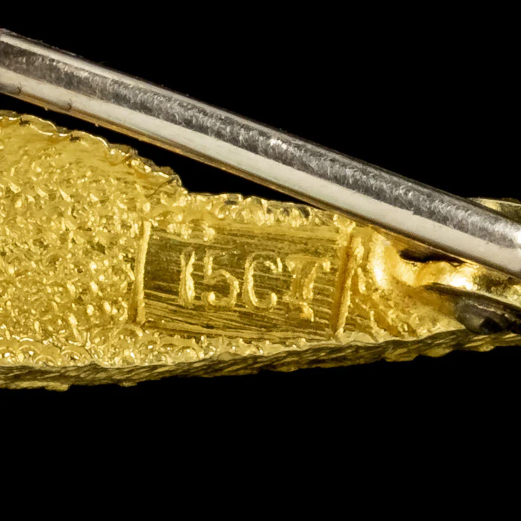Broche hirondelle victorienne ancienne en or 15 carats, vers 1880 en vente 1